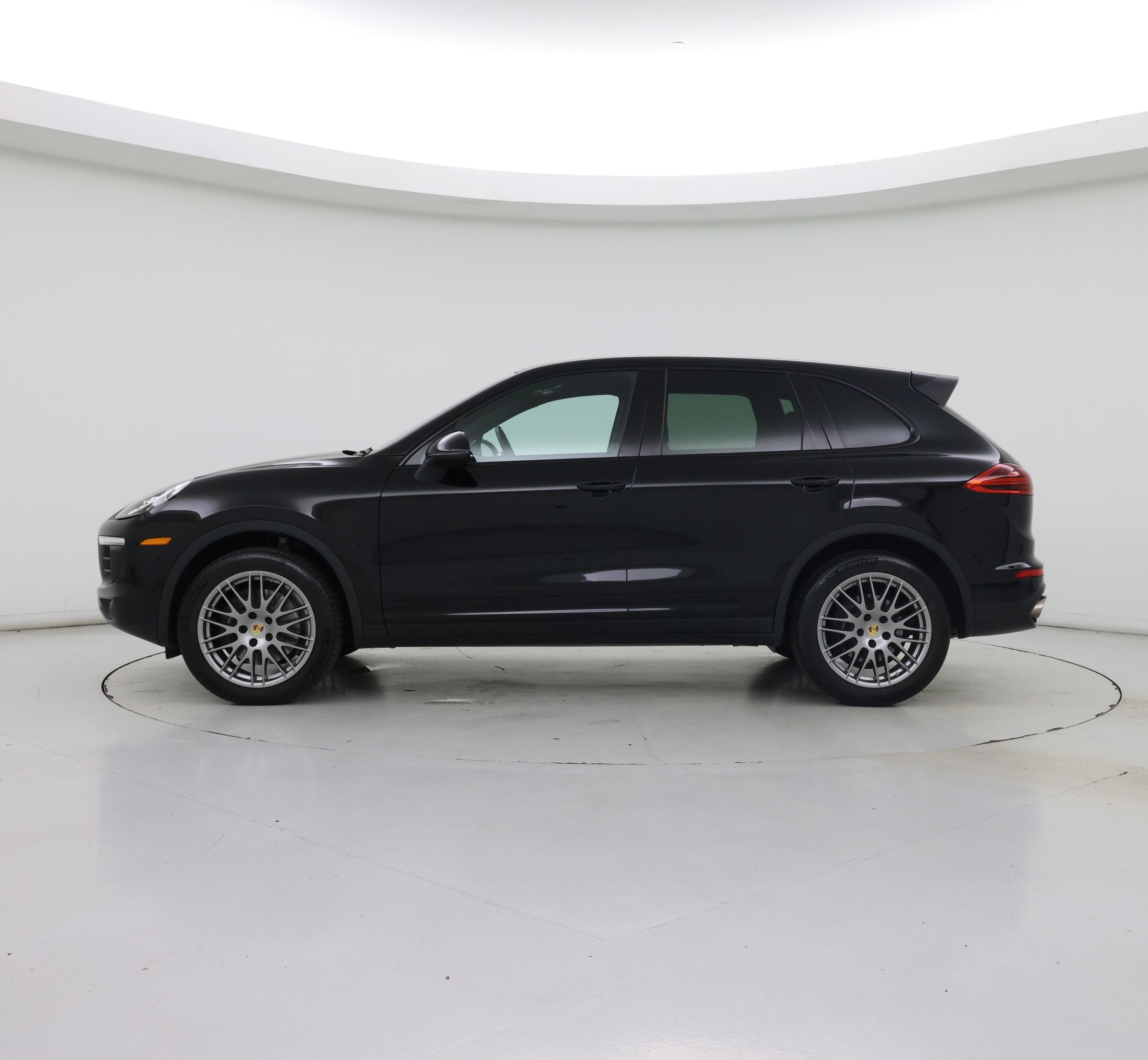 Thumbnail: 2016 Porsche Cayenne - 3