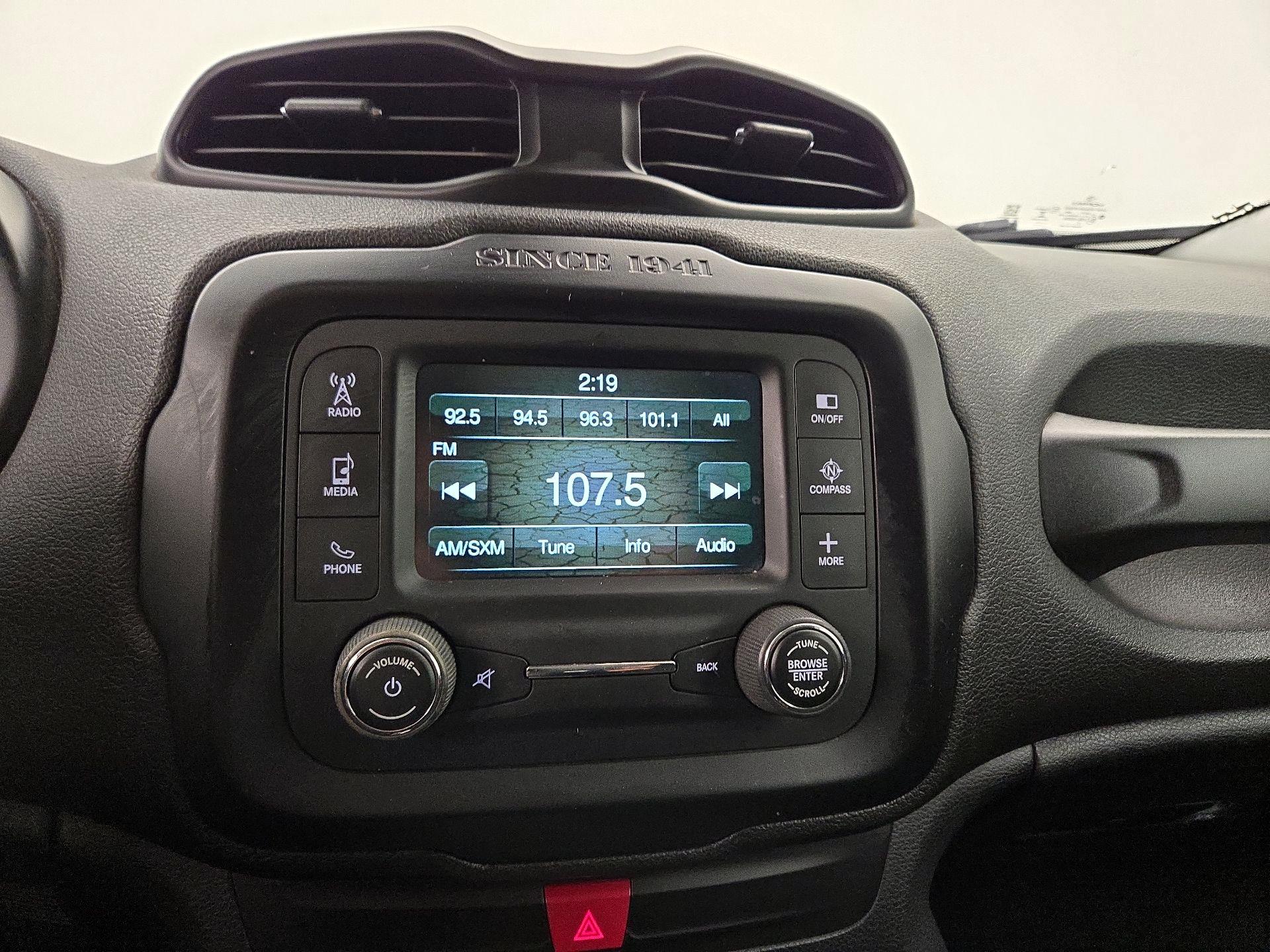 Thumbnail: 2016 Jeep Renegade - 15