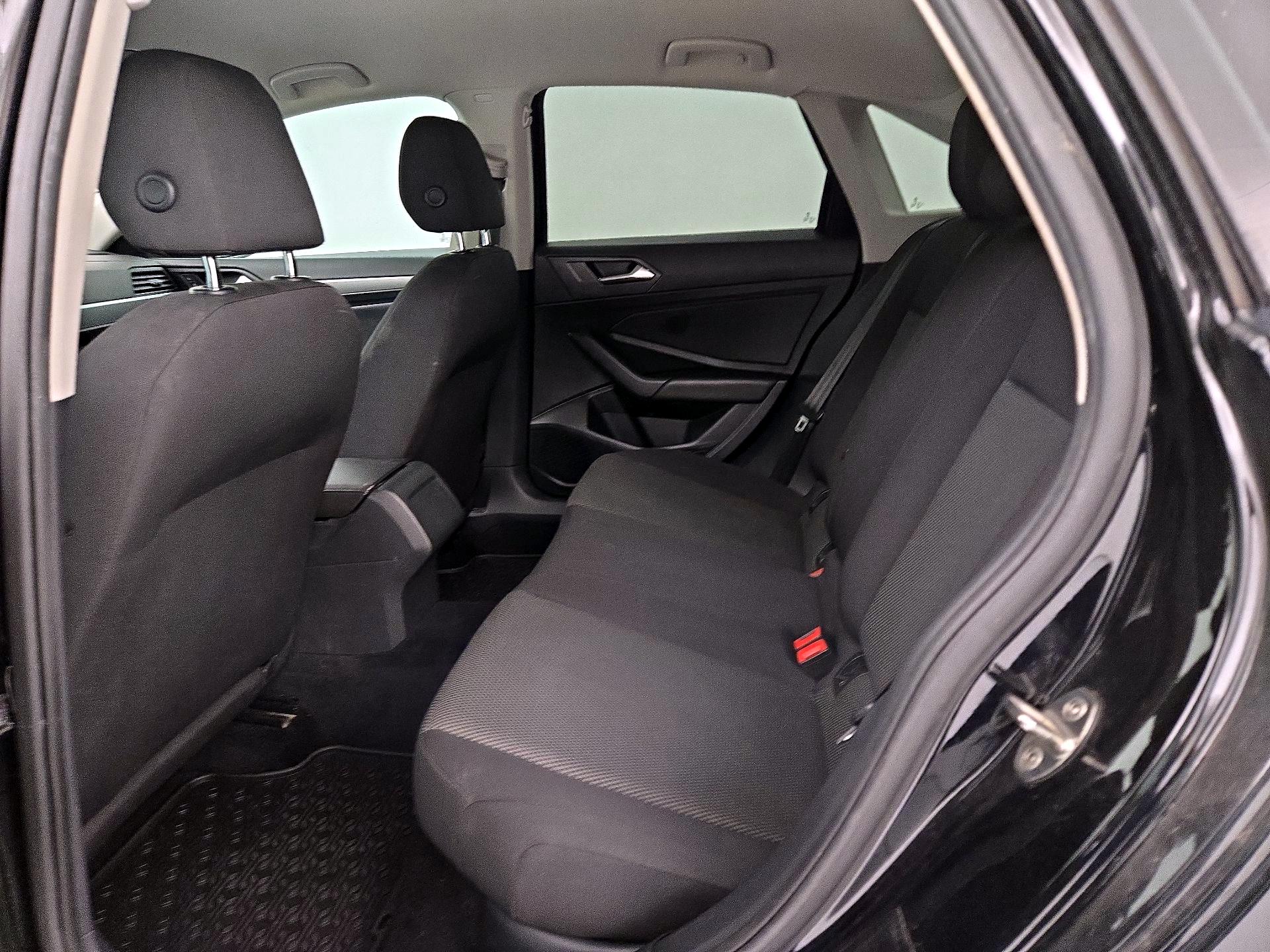 Thumbnail: 2019 Volkswagen Jetta - 19