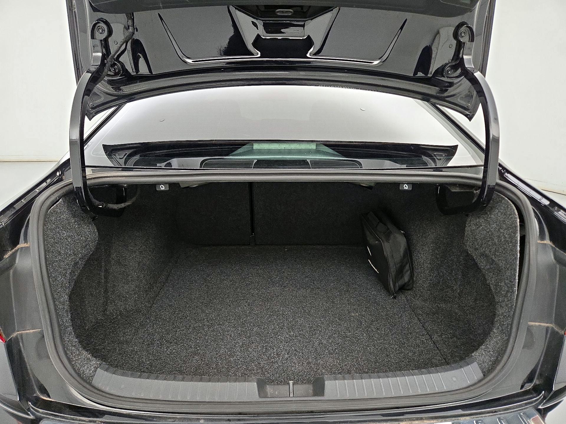 Thumbnail: 2019 Volkswagen Jetta - 20