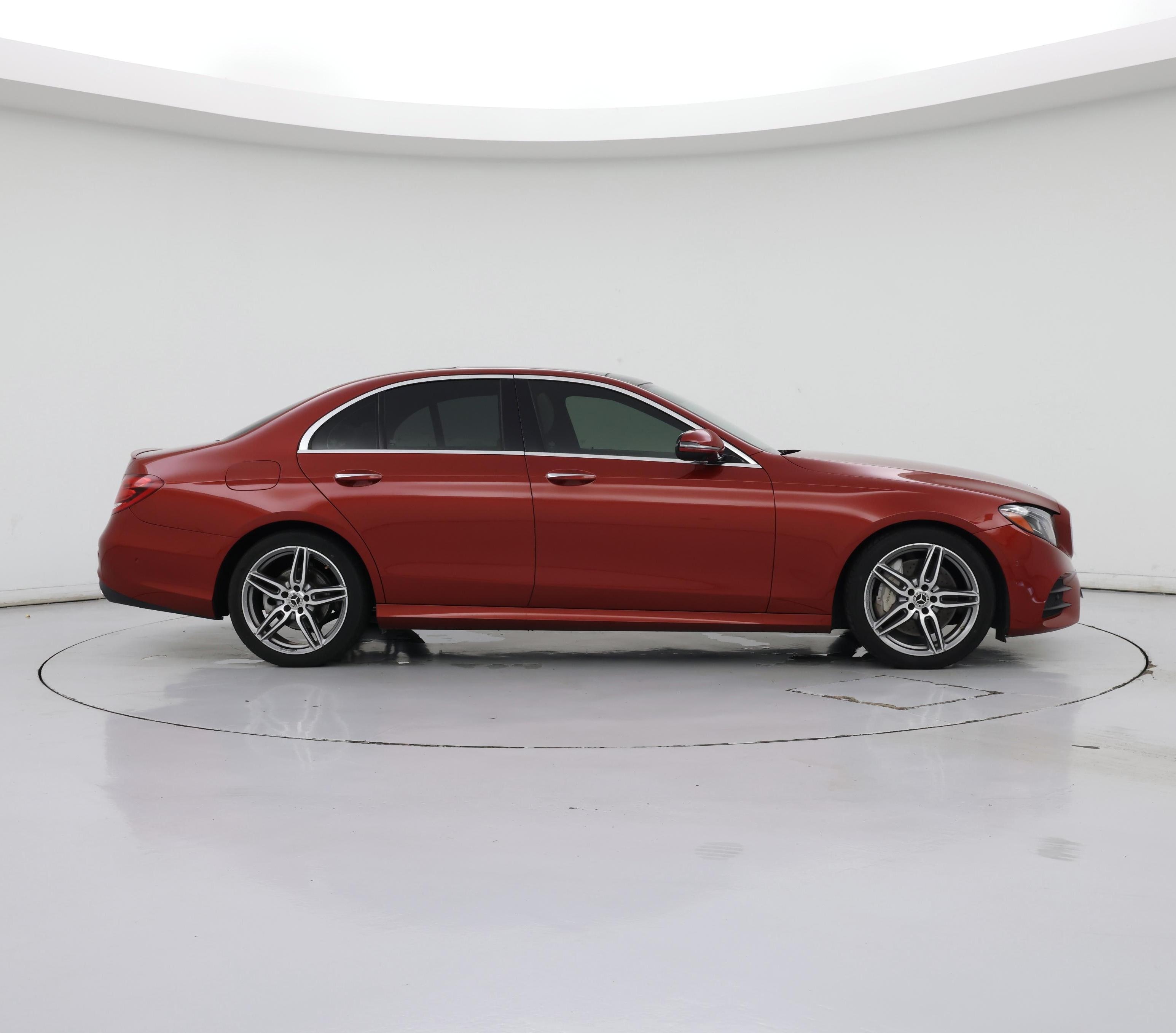 Thumbnail: 2019 Mercedes-Benz E-Class - 7
