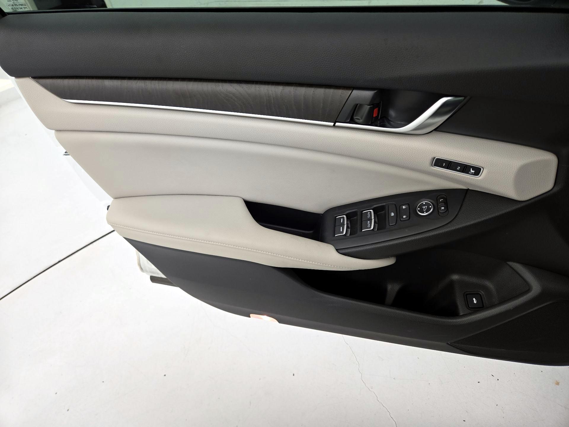 Thumbnail: 2018 Honda Accord - 12
