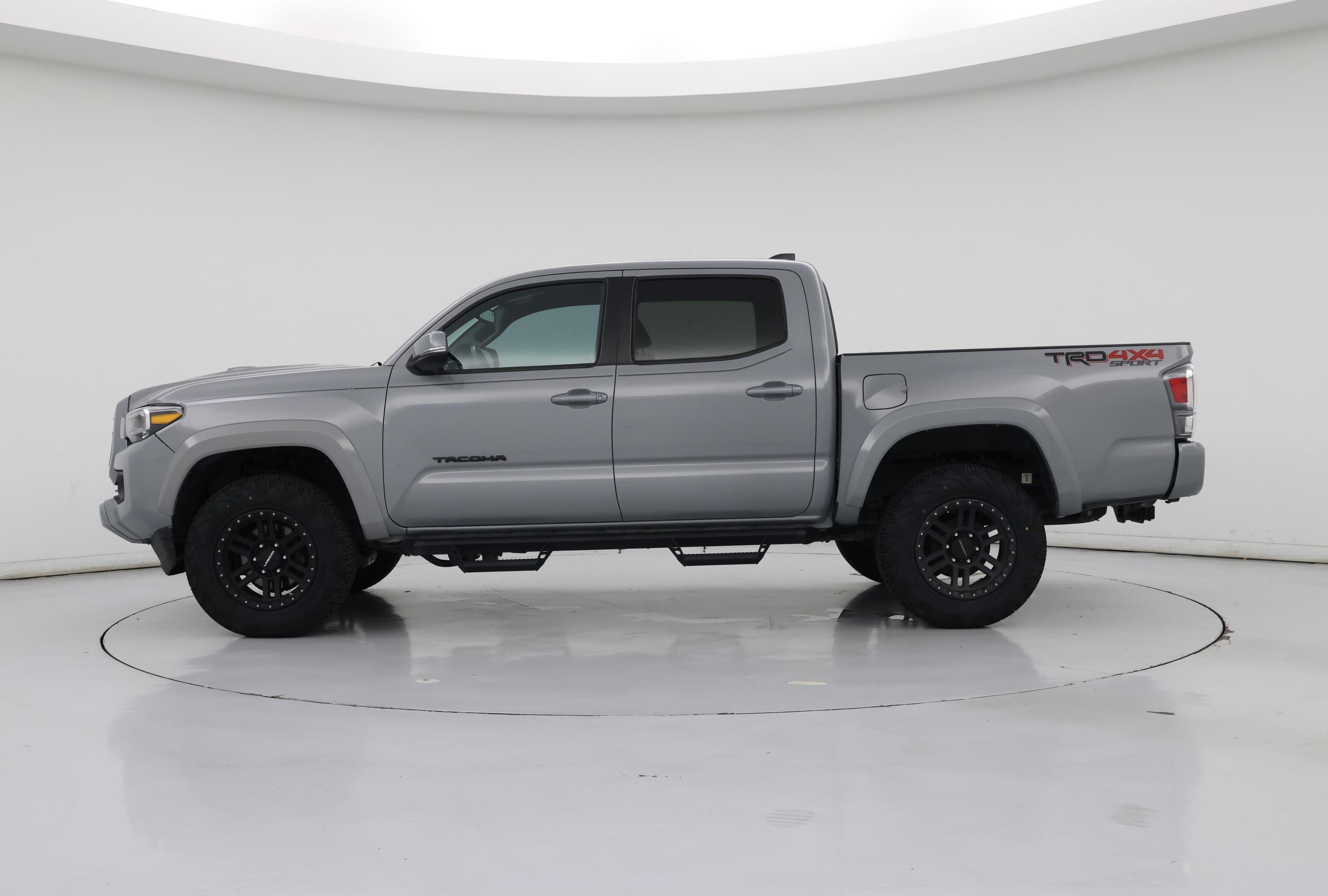 Thumbnail: 2021 Toyota Tacoma - 3