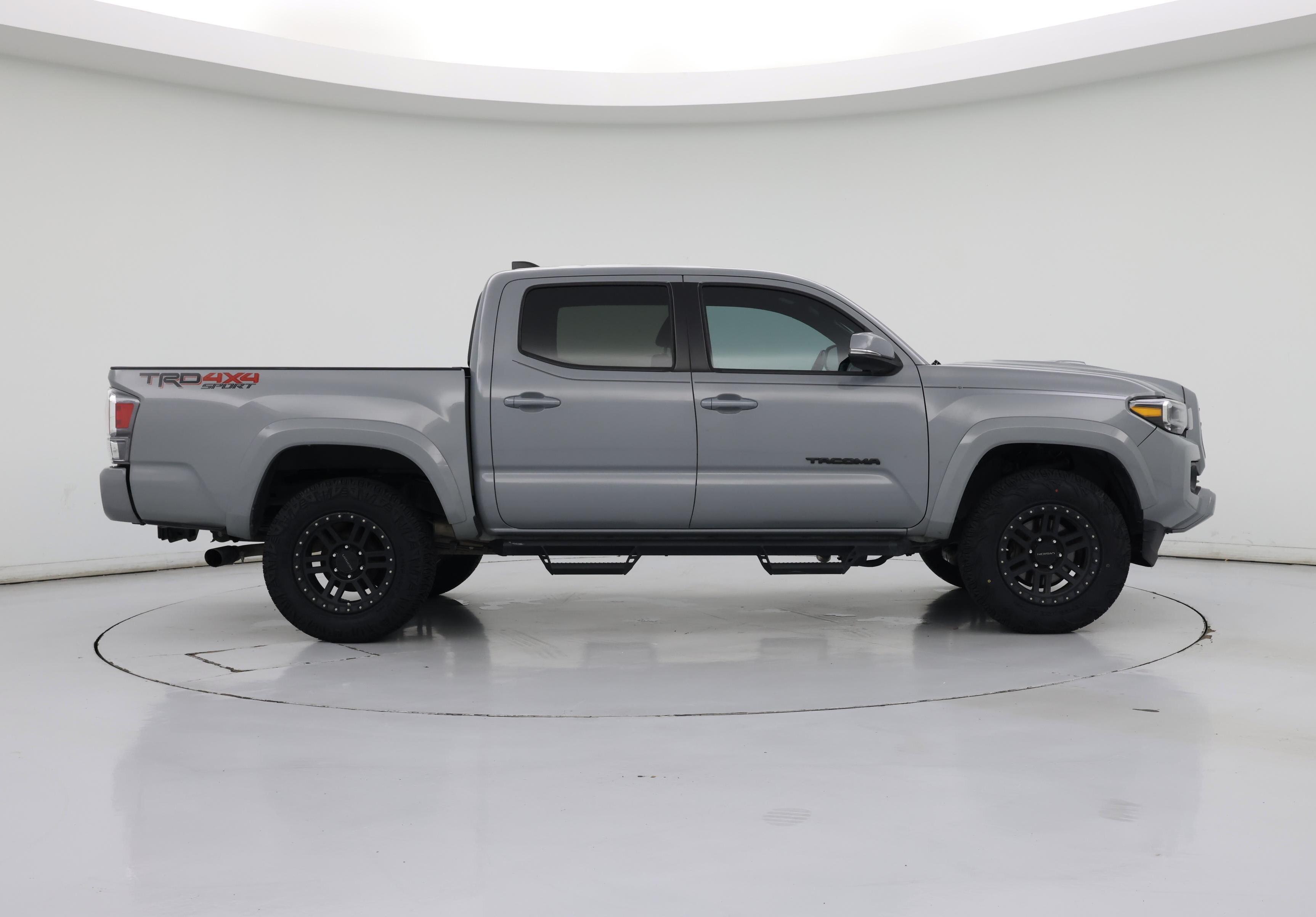 Thumbnail: 2021 Toyota Tacoma - 7