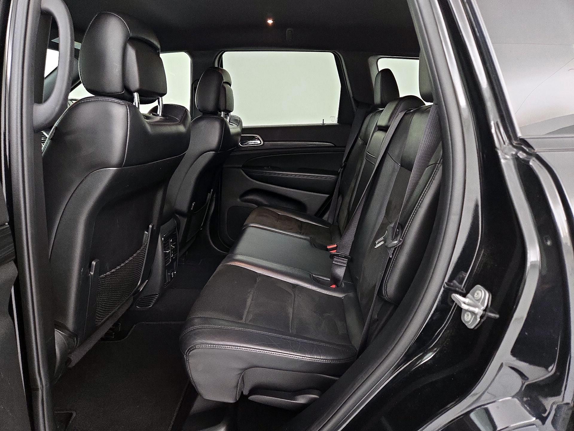 Thumbnail: 2020 Jeep Grand Cherokee - 20