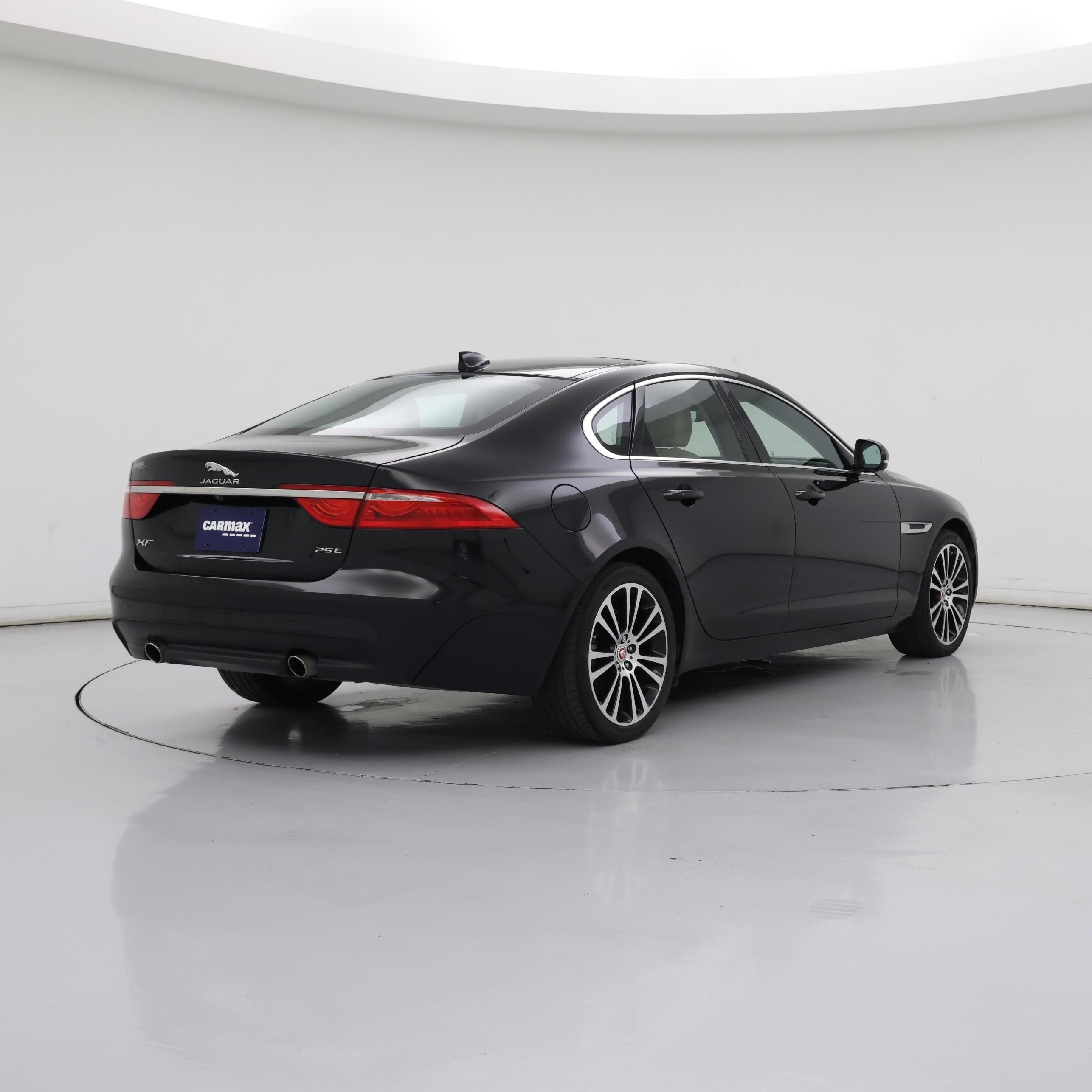 Thumbnail: 2020 Jaguar XF - 8