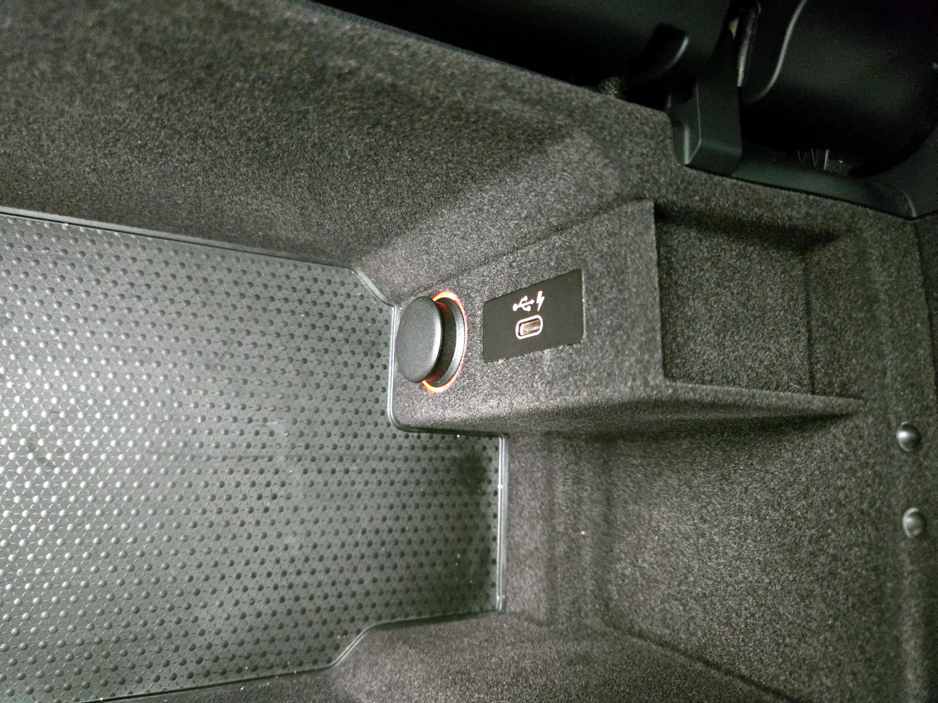 Thumbnail: 2020 BMW 8 Series - 19