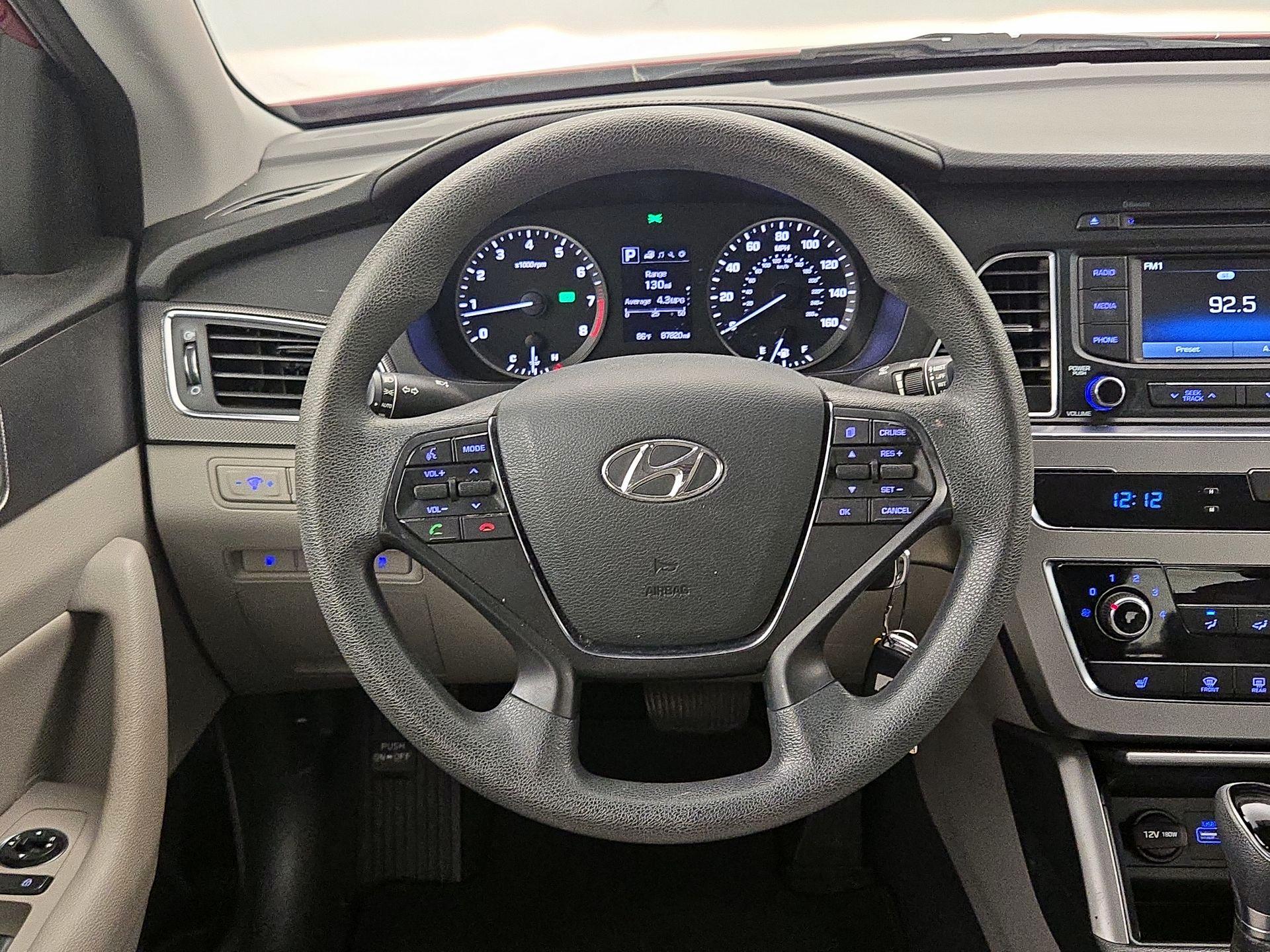 Thumbnail: 2015 Hyundai Sonata - 10