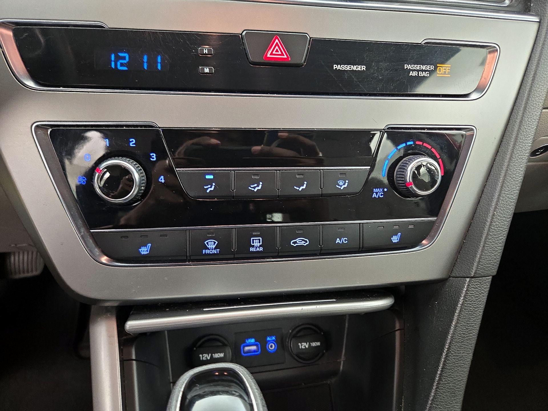 Thumbnail: 2015 Hyundai Sonata - 16