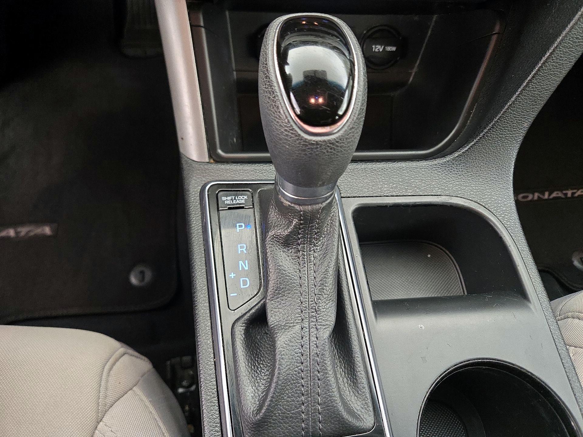 Thumbnail: 2015 Hyundai Sonata - 17