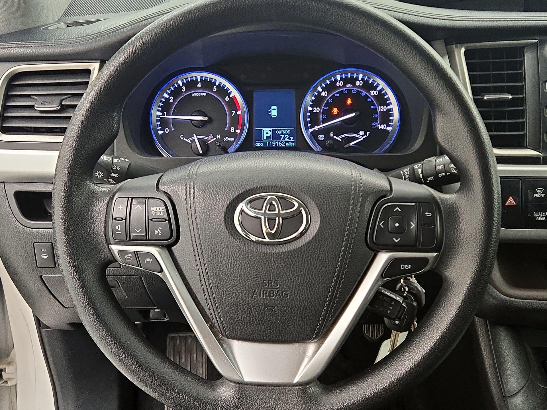 Thumbnail: 2016 Toyota Highlander - 10