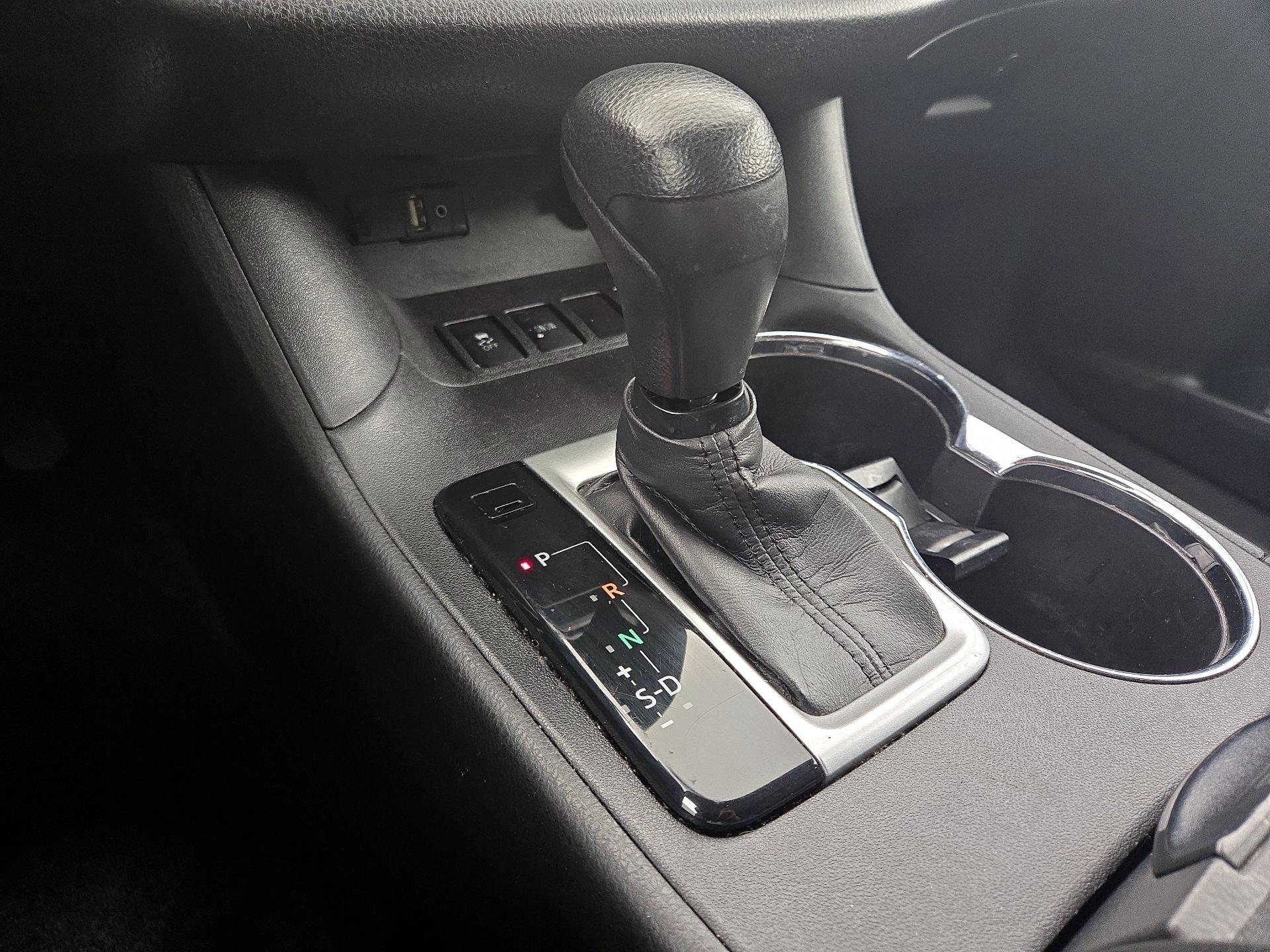 Thumbnail: 2016 Toyota Highlander - 17