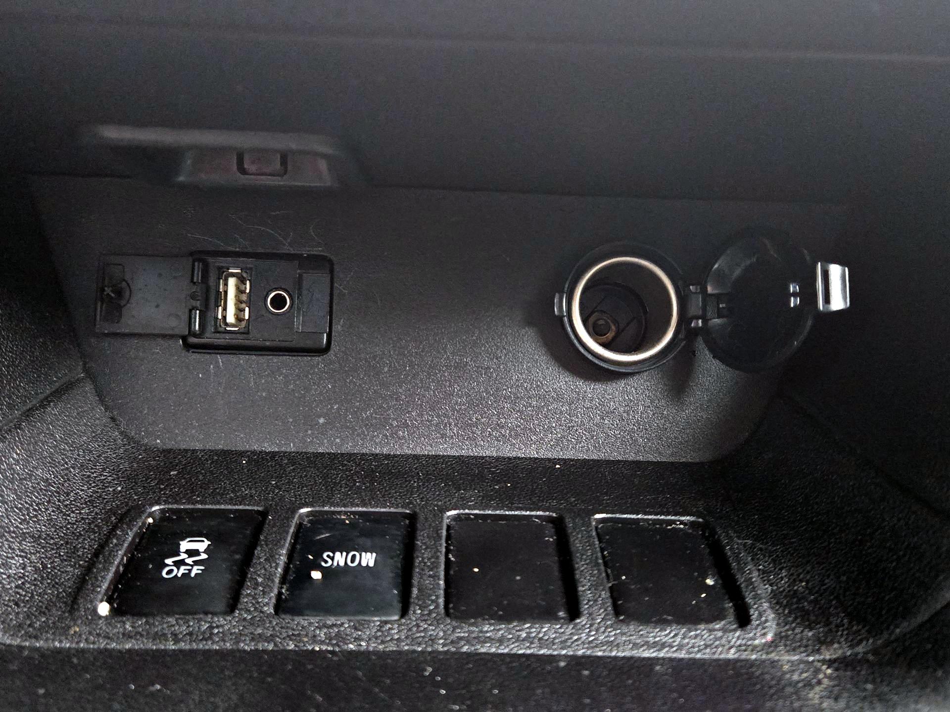 Thumbnail: 2016 Toyota Highlander - 18