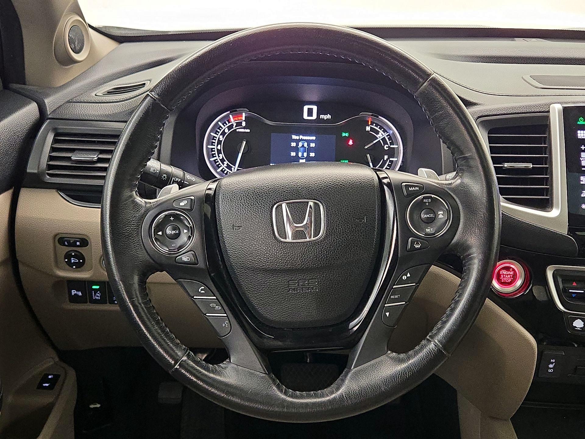 Thumbnail: 2016 Honda Pilot - 10