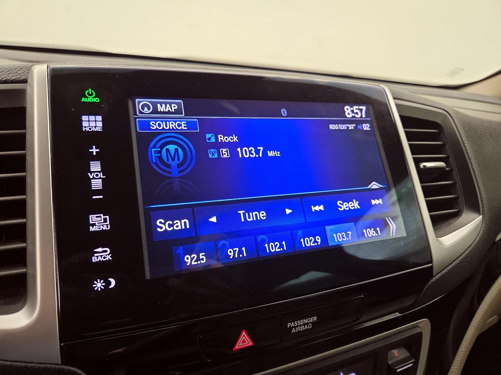 Thumbnail: 2016 Honda Pilot - 16