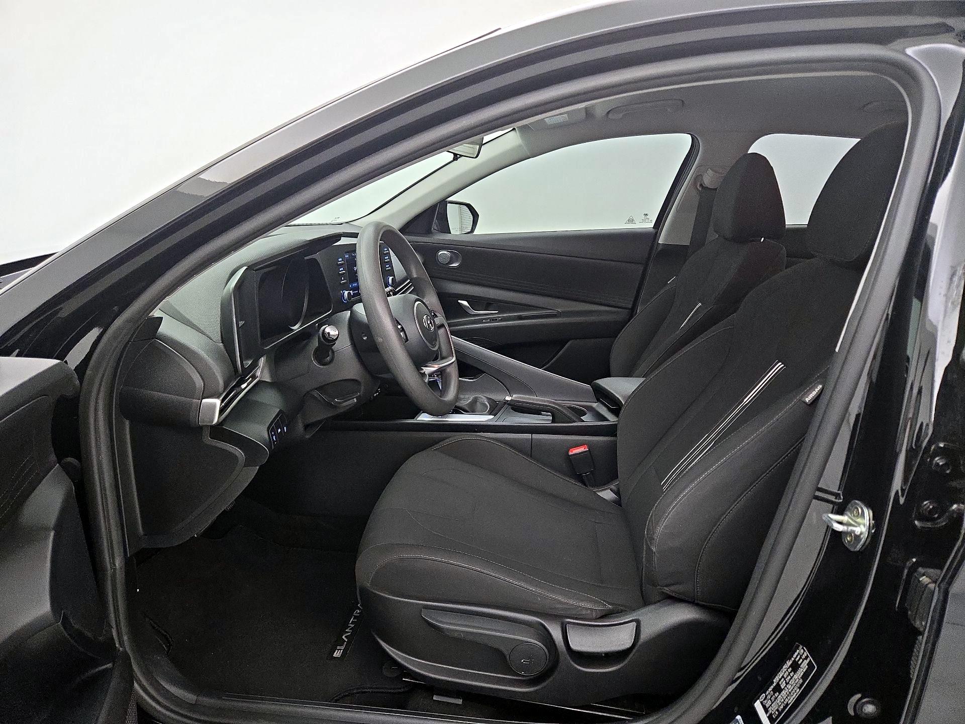 Thumbnail: 2022 Hyundai Elantra - 11
