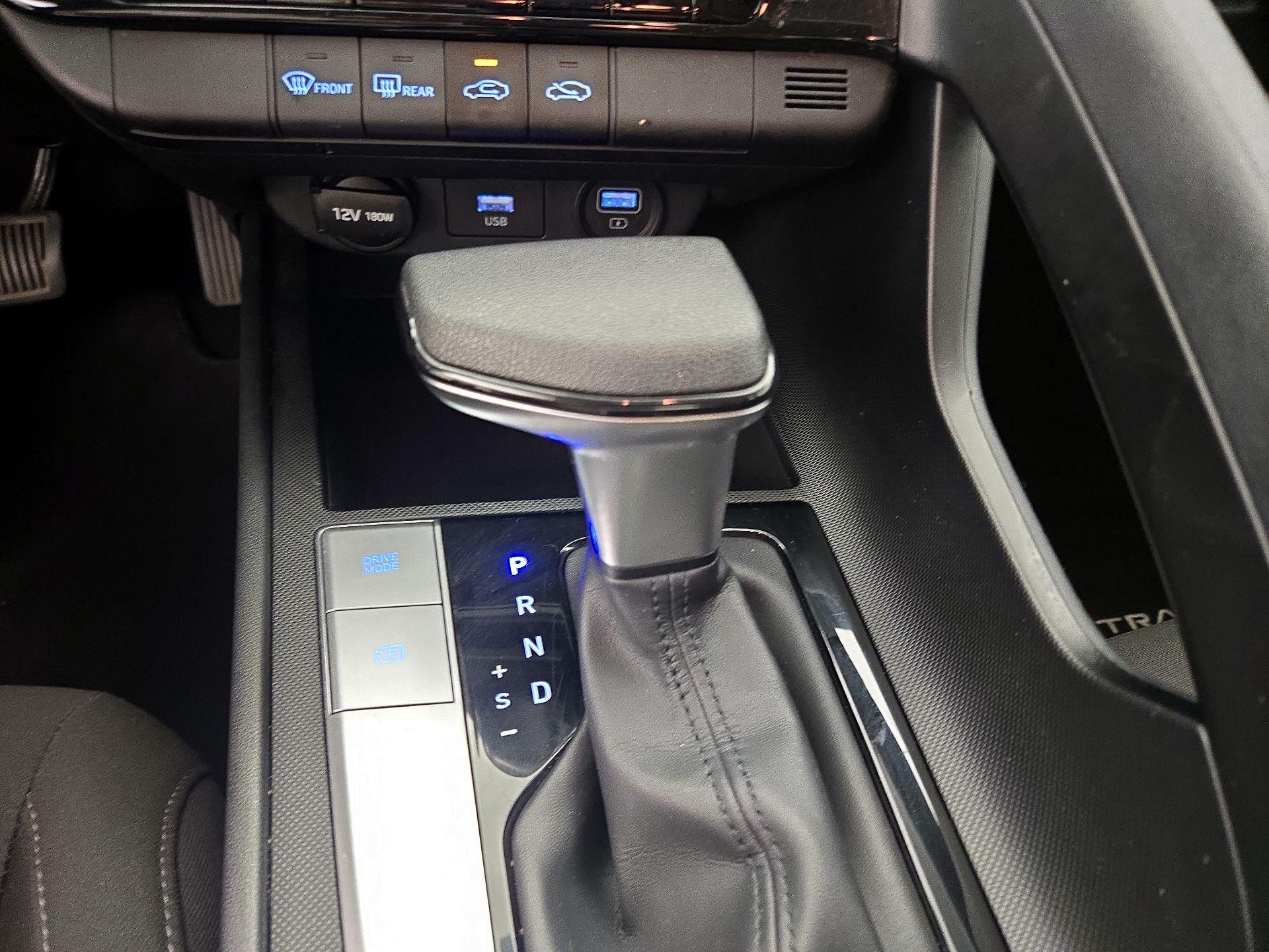 Thumbnail: 2022 Hyundai Elantra - 17