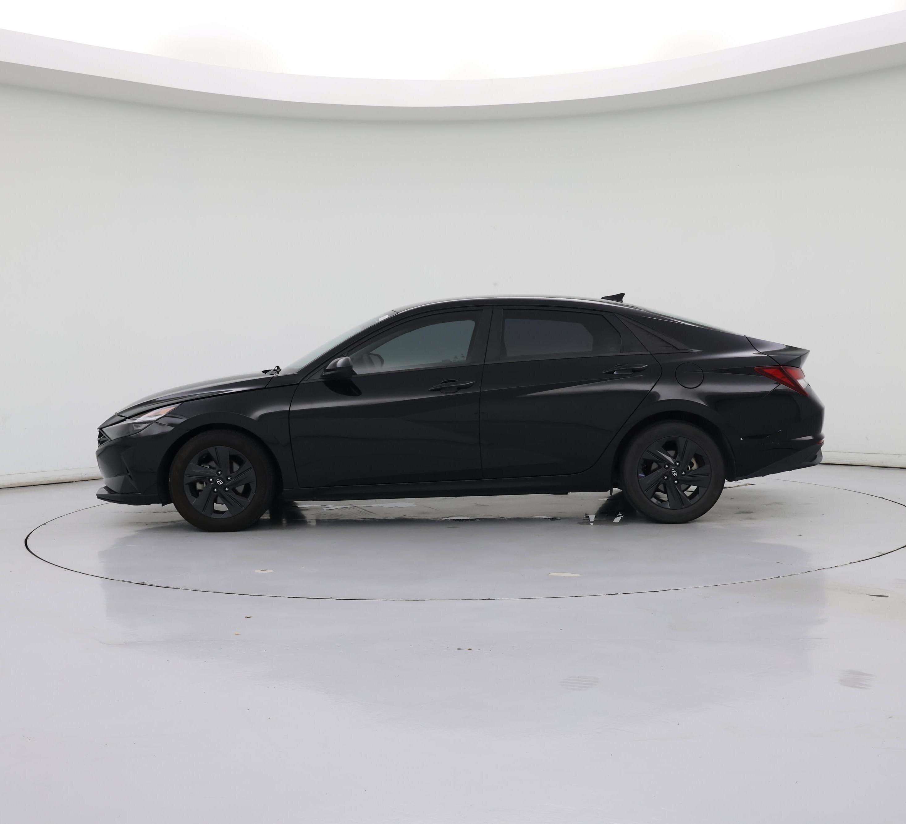Thumbnail: 2022 Hyundai Elantra - 3