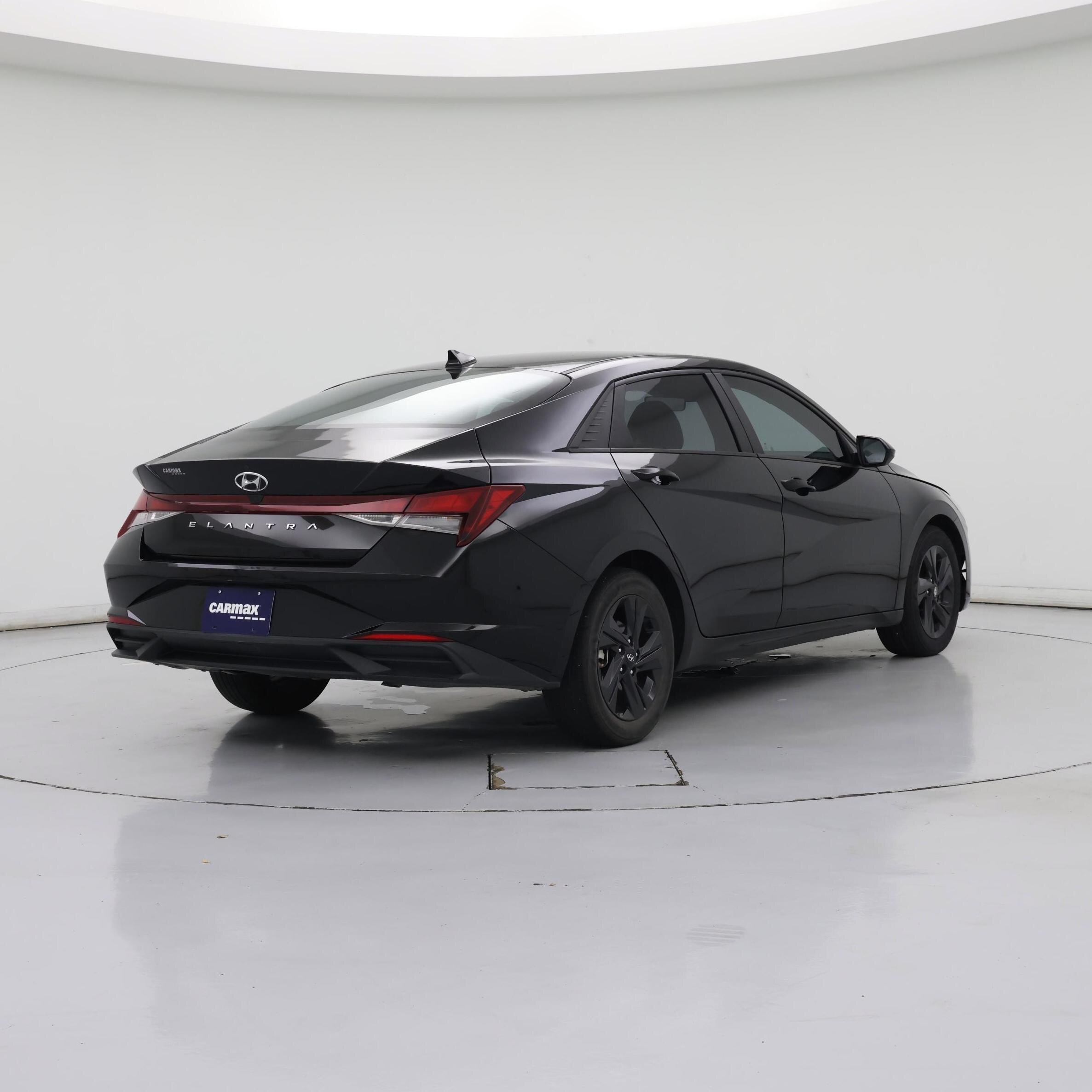 Thumbnail: 2022 Hyundai Elantra - 8