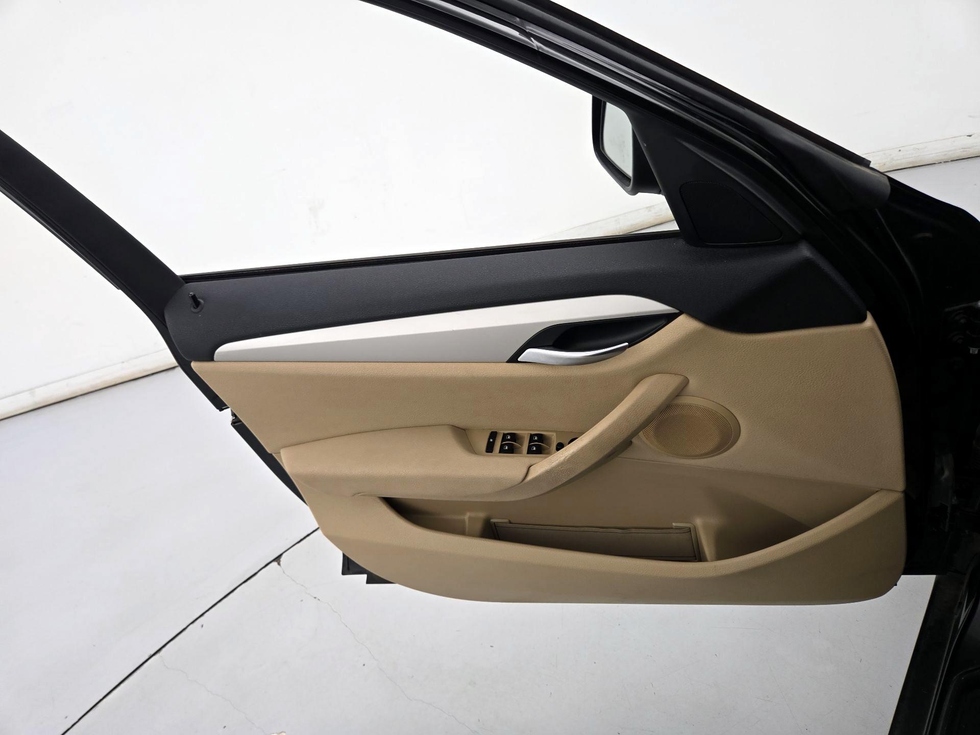 Thumbnail: 2015 BMW X1 - 12