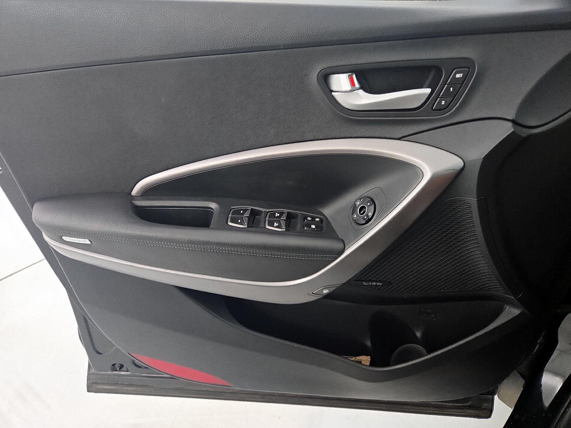 Thumbnail: 2016 Hyundai Santa Fe - 12