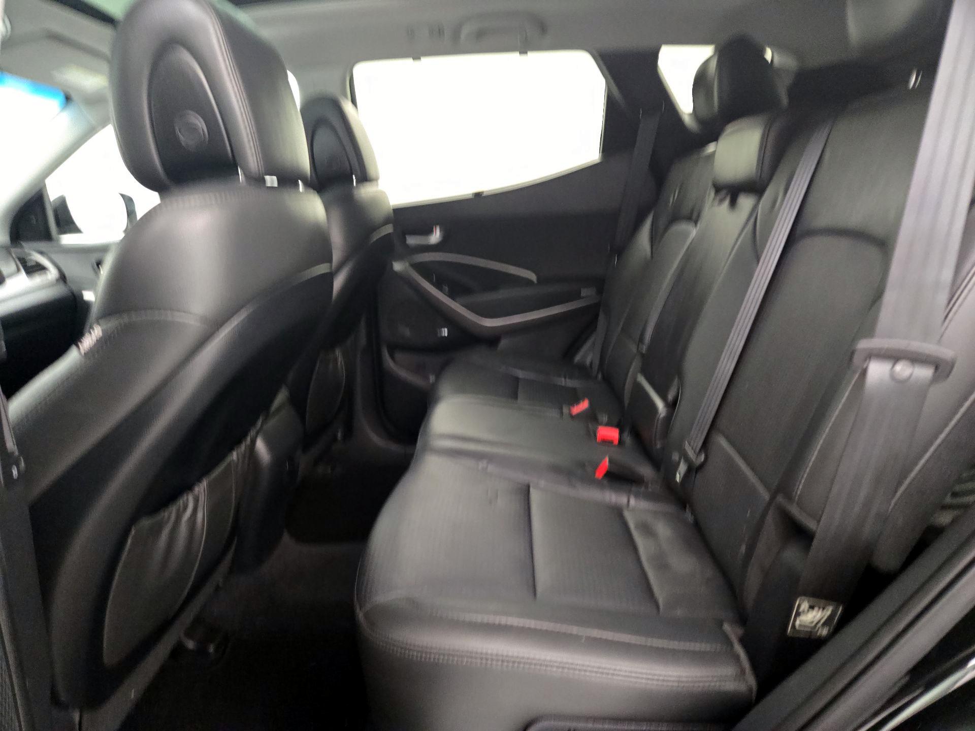 Thumbnail: 2016 Hyundai Santa Fe - 20