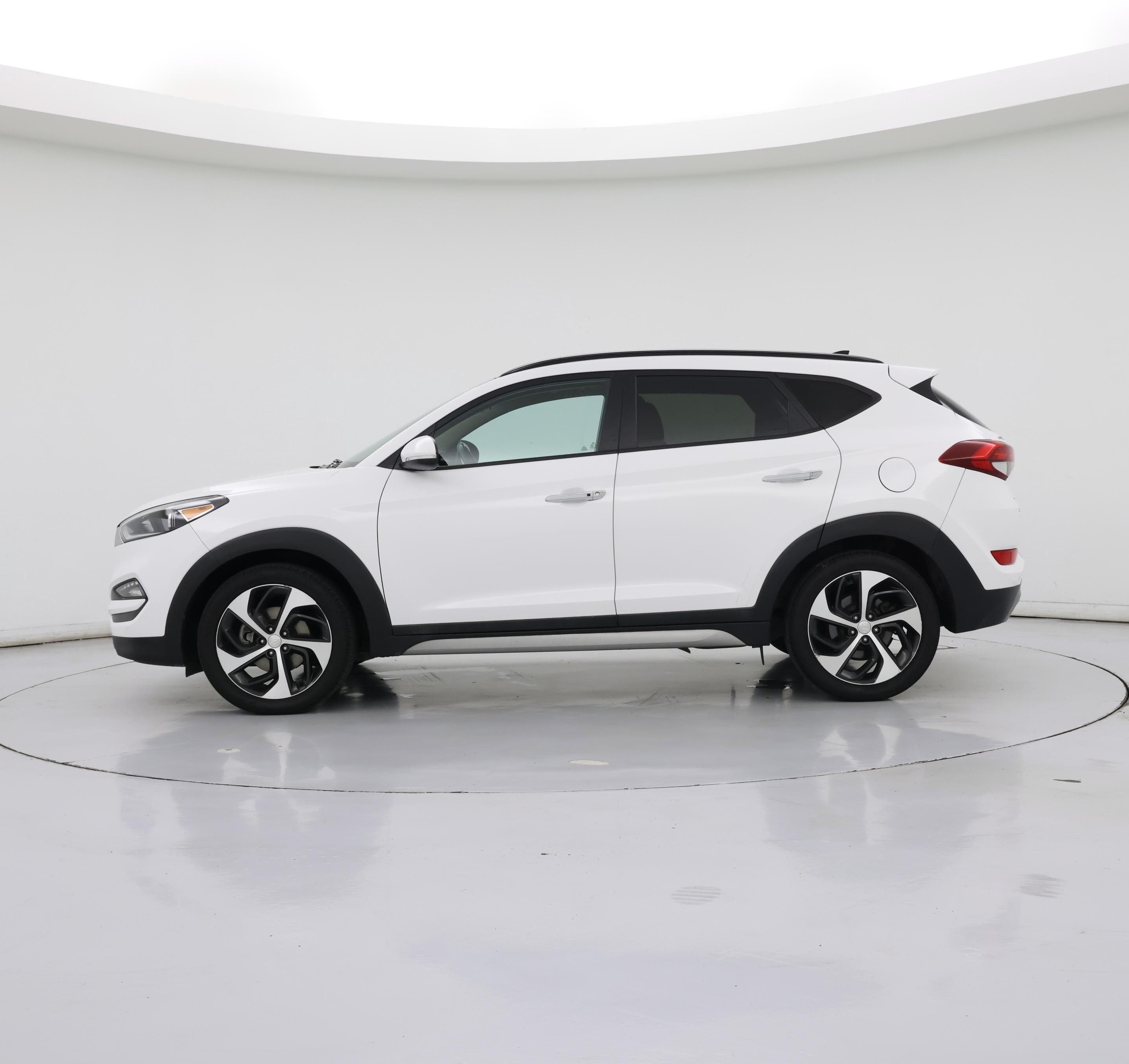 Thumbnail: 2017 Hyundai Tucson - 3