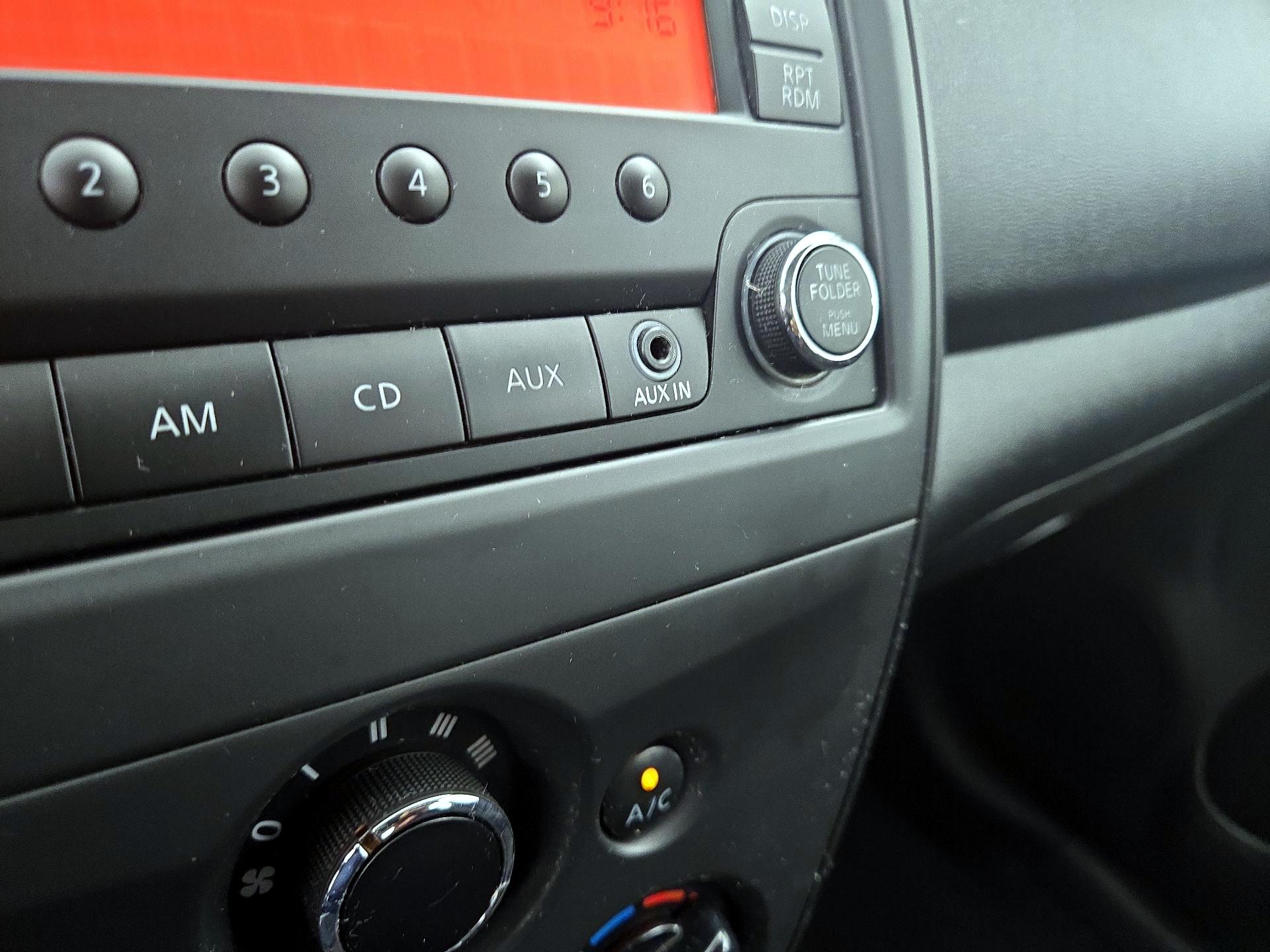 Thumbnail: 2015 Nissan Versa - 17
