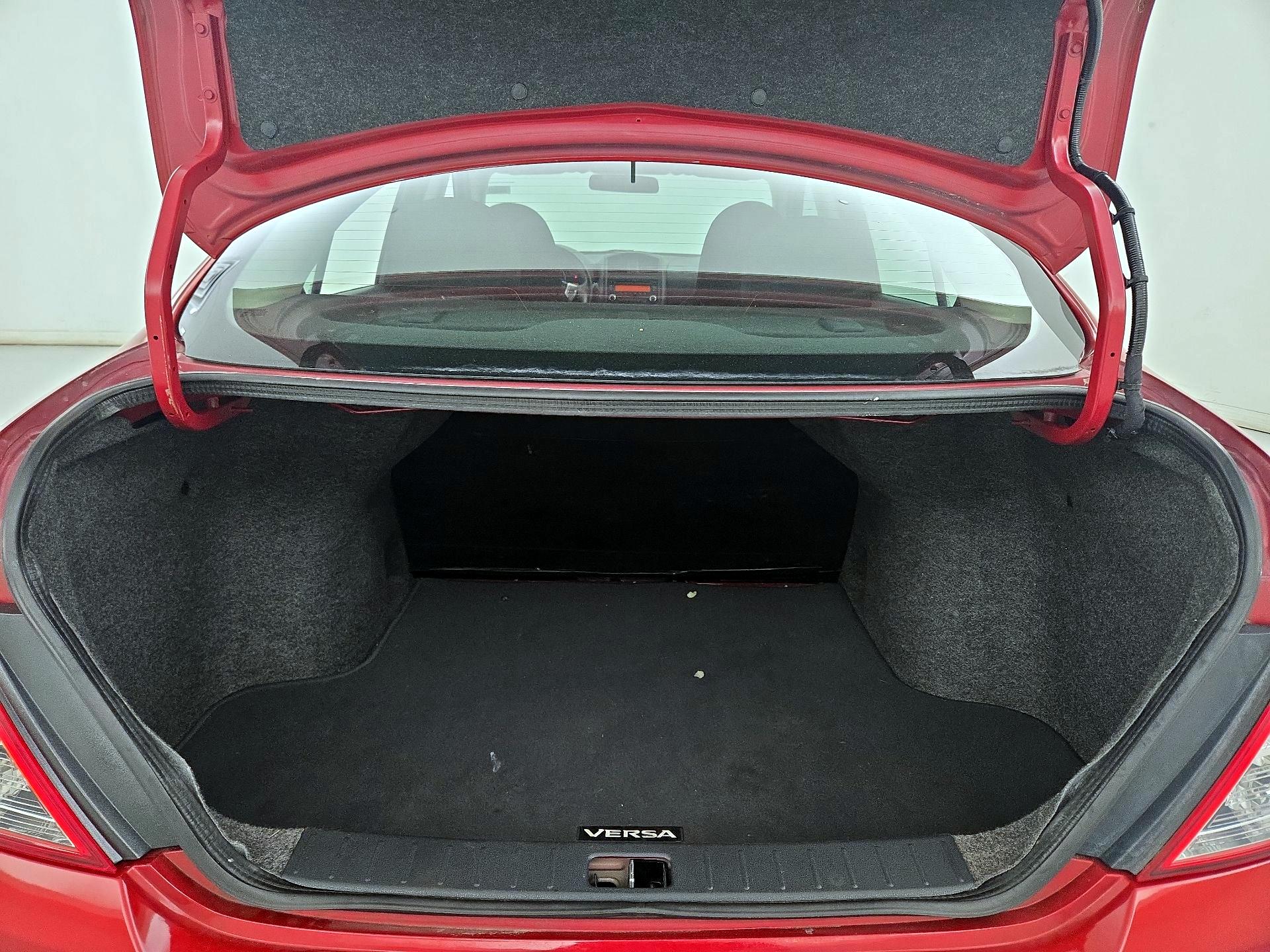 Thumbnail: 2015 Nissan Versa - 19