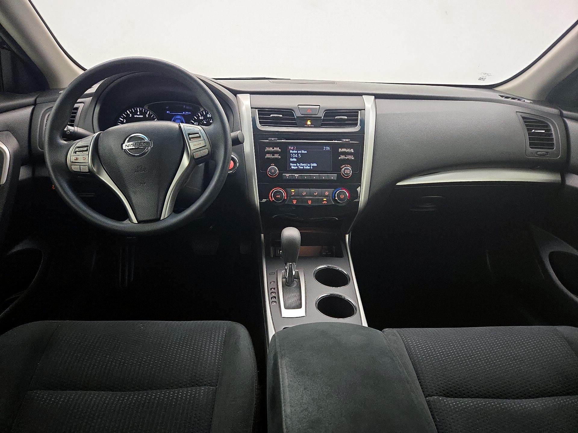 Thumbnail: 2015 Nissan Altima - 9