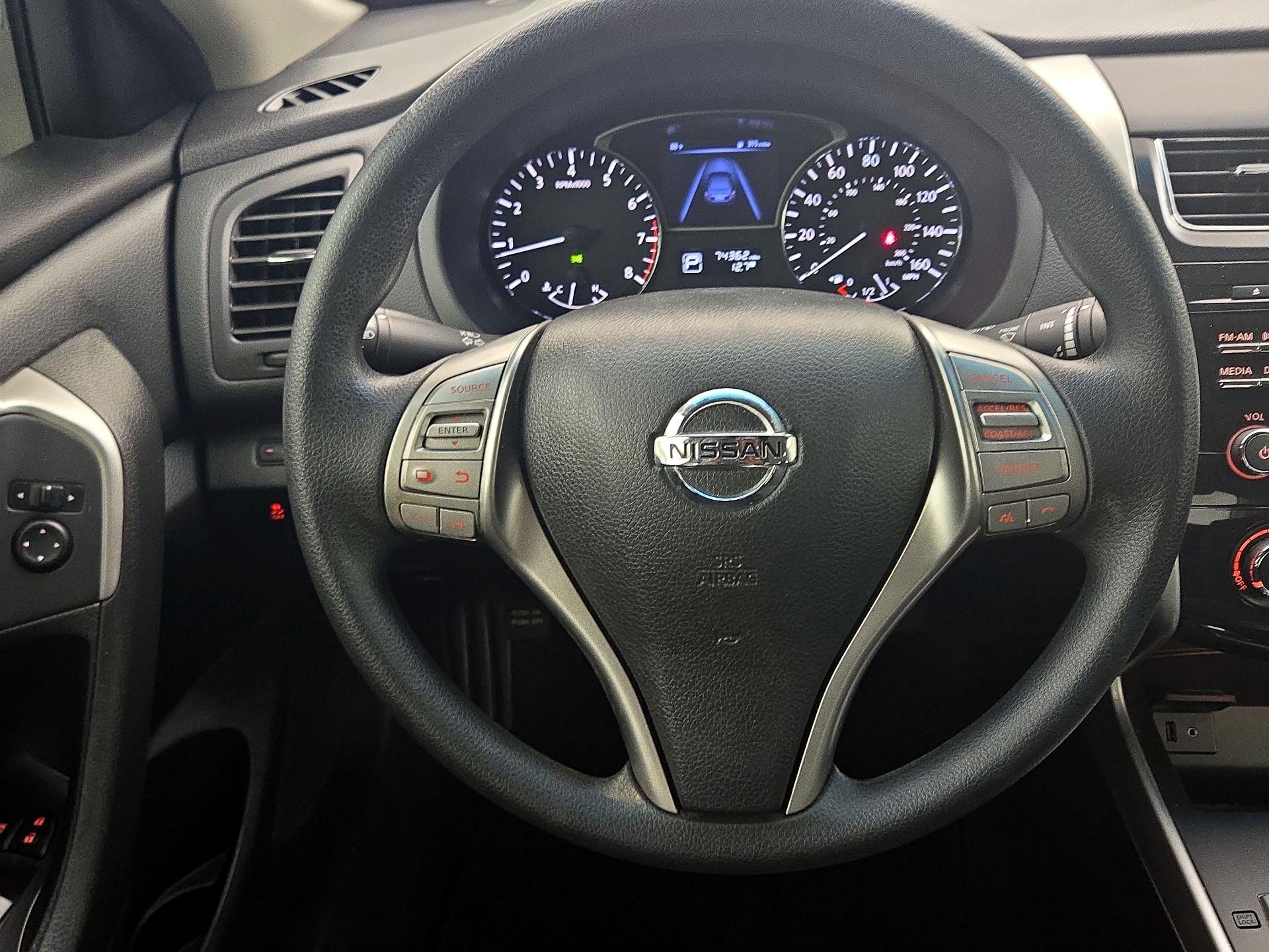 Thumbnail: 2015 Nissan Altima - 10