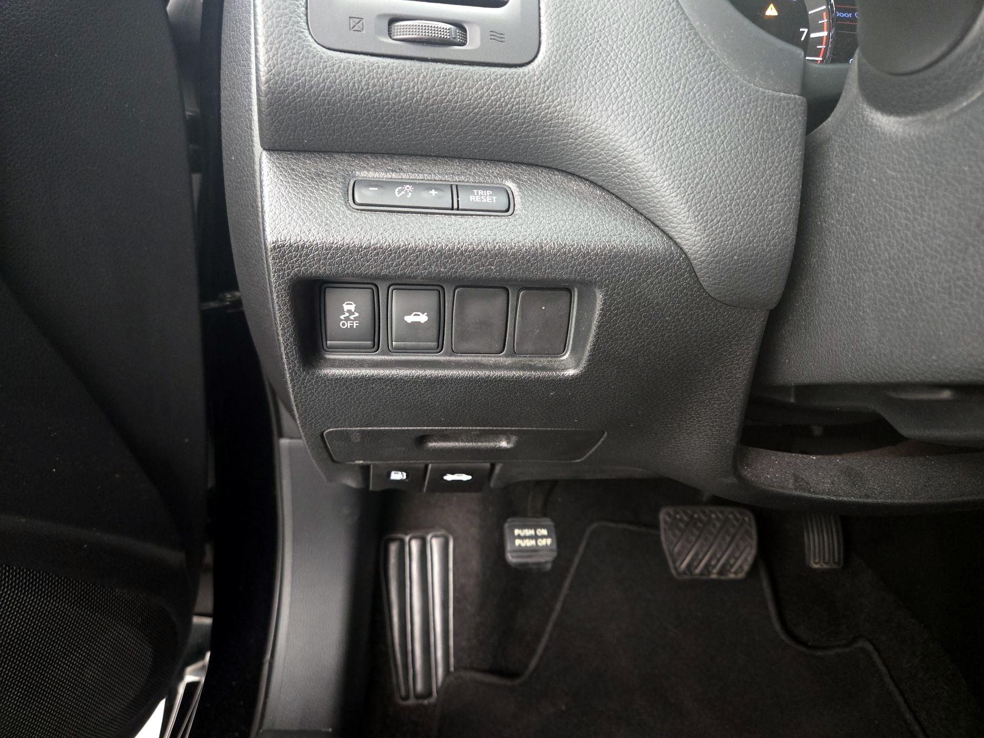 Thumbnail: 2015 Nissan Altima - 13