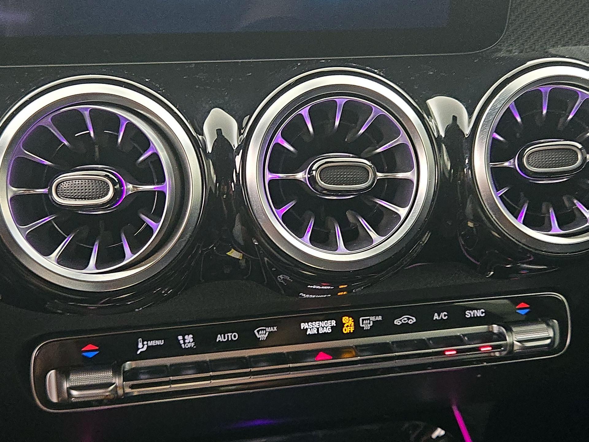 Thumbnail: 2022 Mercedes-Benz GLB - 16