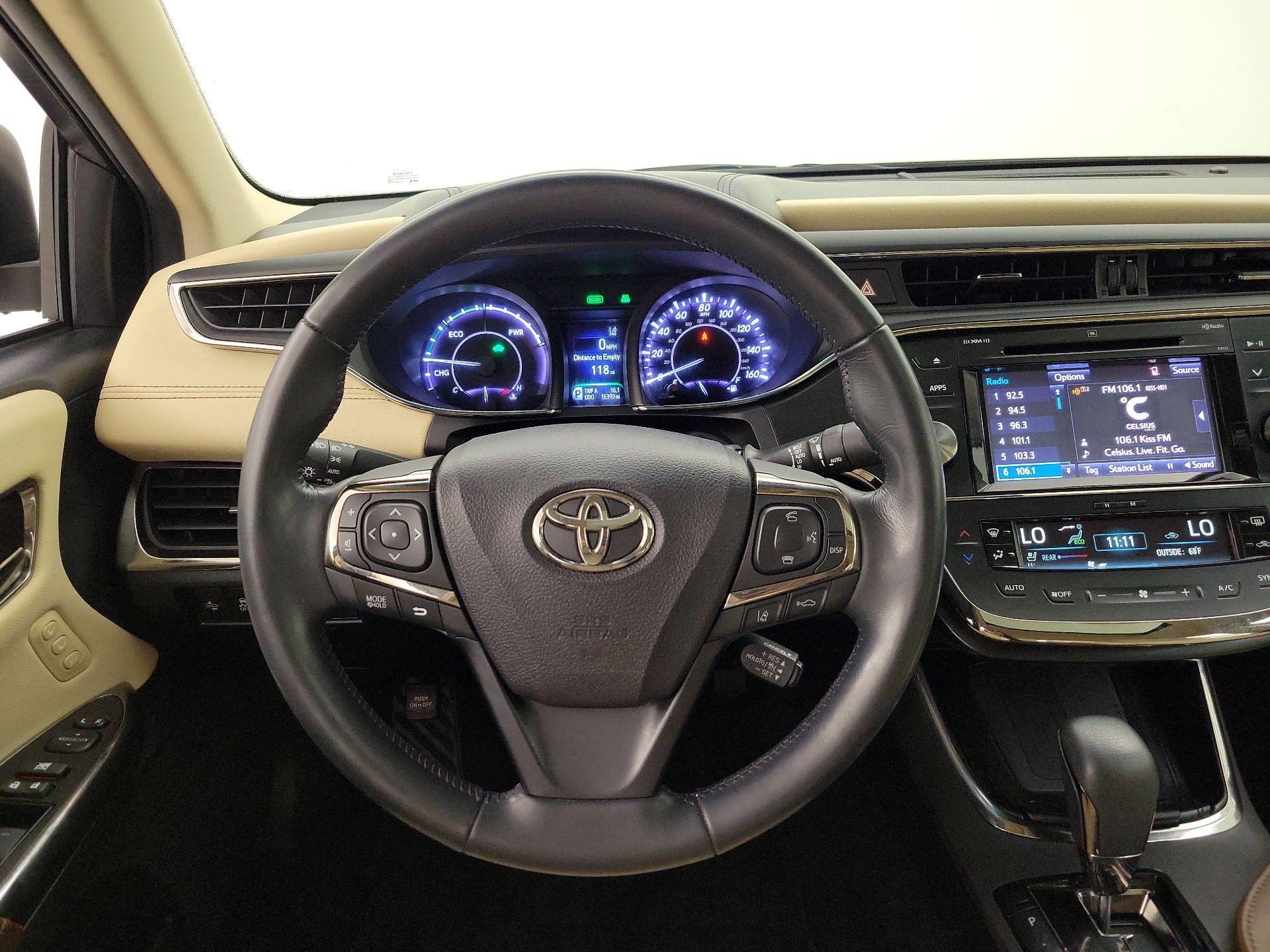 Thumbnail: 2017 Toyota Avalon - 10