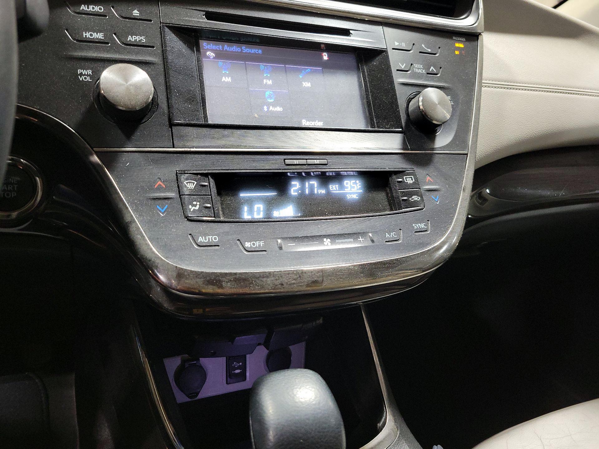 Thumbnail: 2015 Toyota Avalon - 15