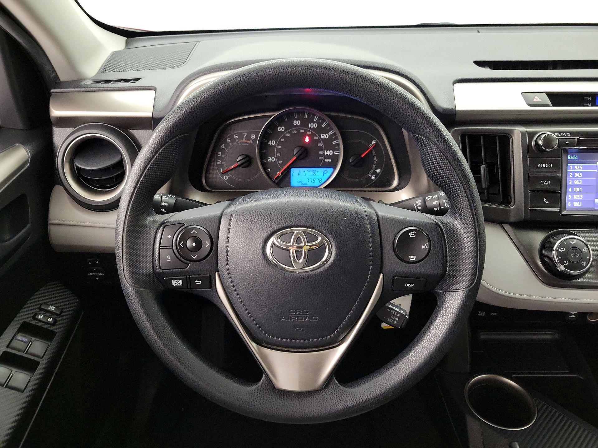Thumbnail: 2015 Toyota RAV4 - 10