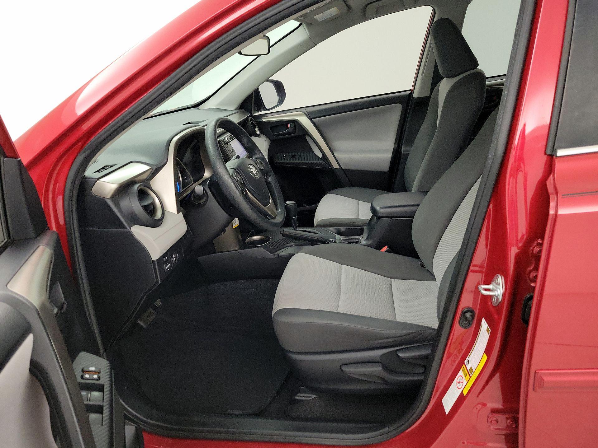 Thumbnail: 2015 Toyota RAV4 - 11