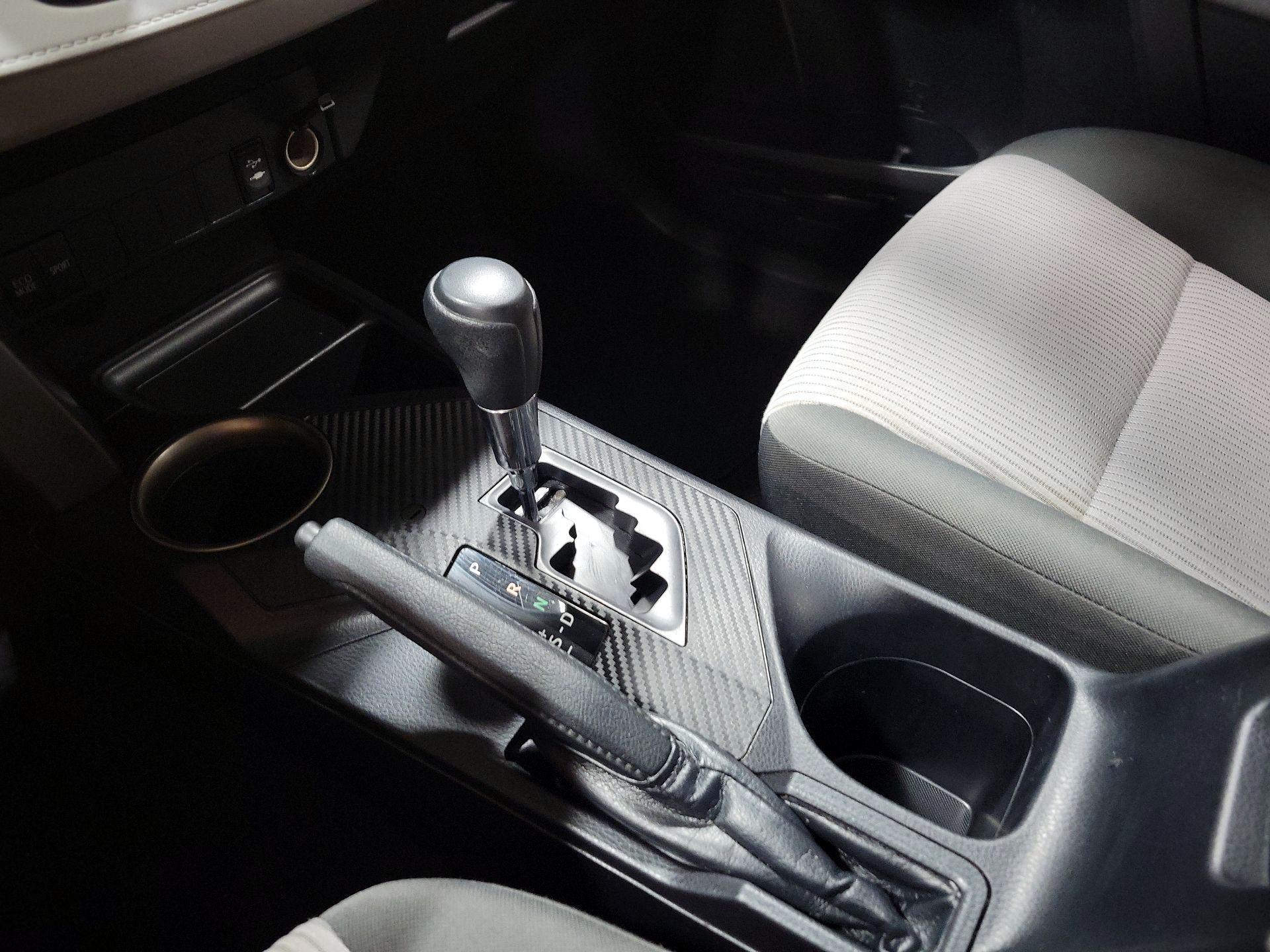 Thumbnail: 2015 Toyota RAV4 - 17
