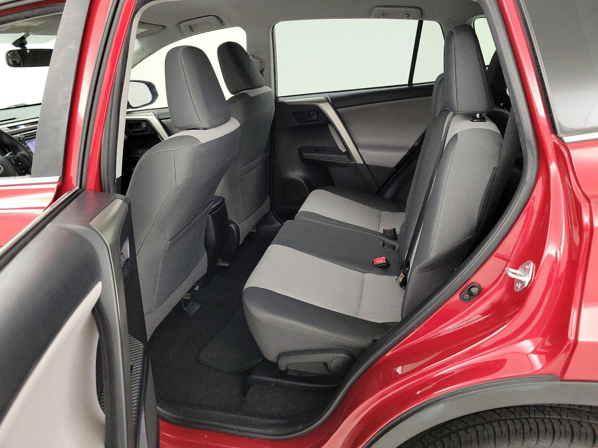 Thumbnail: 2015 Toyota RAV4 - 19