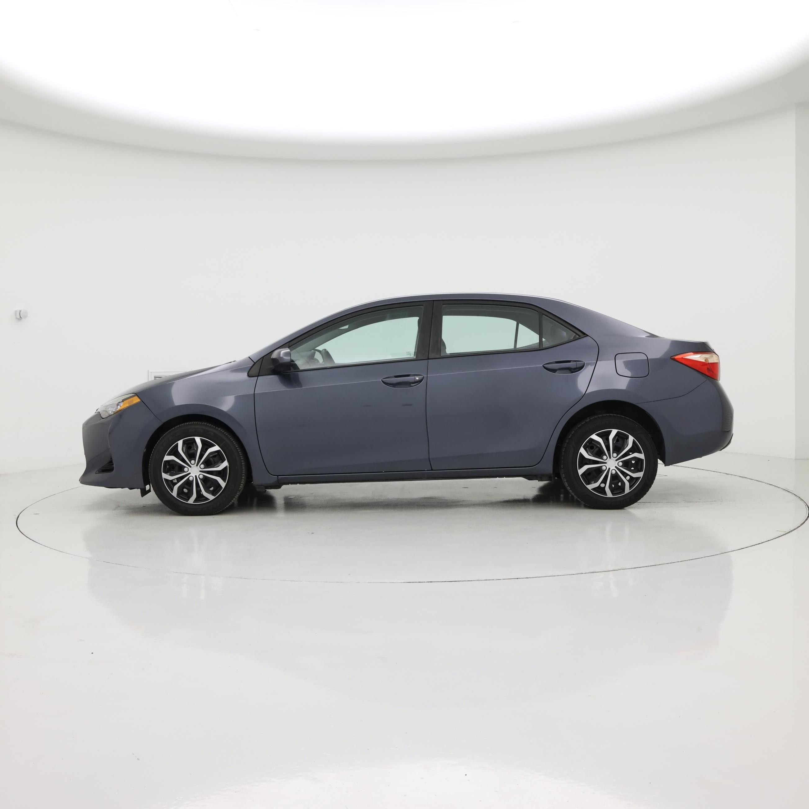 Thumbnail: 2017 Toyota Corolla - 3