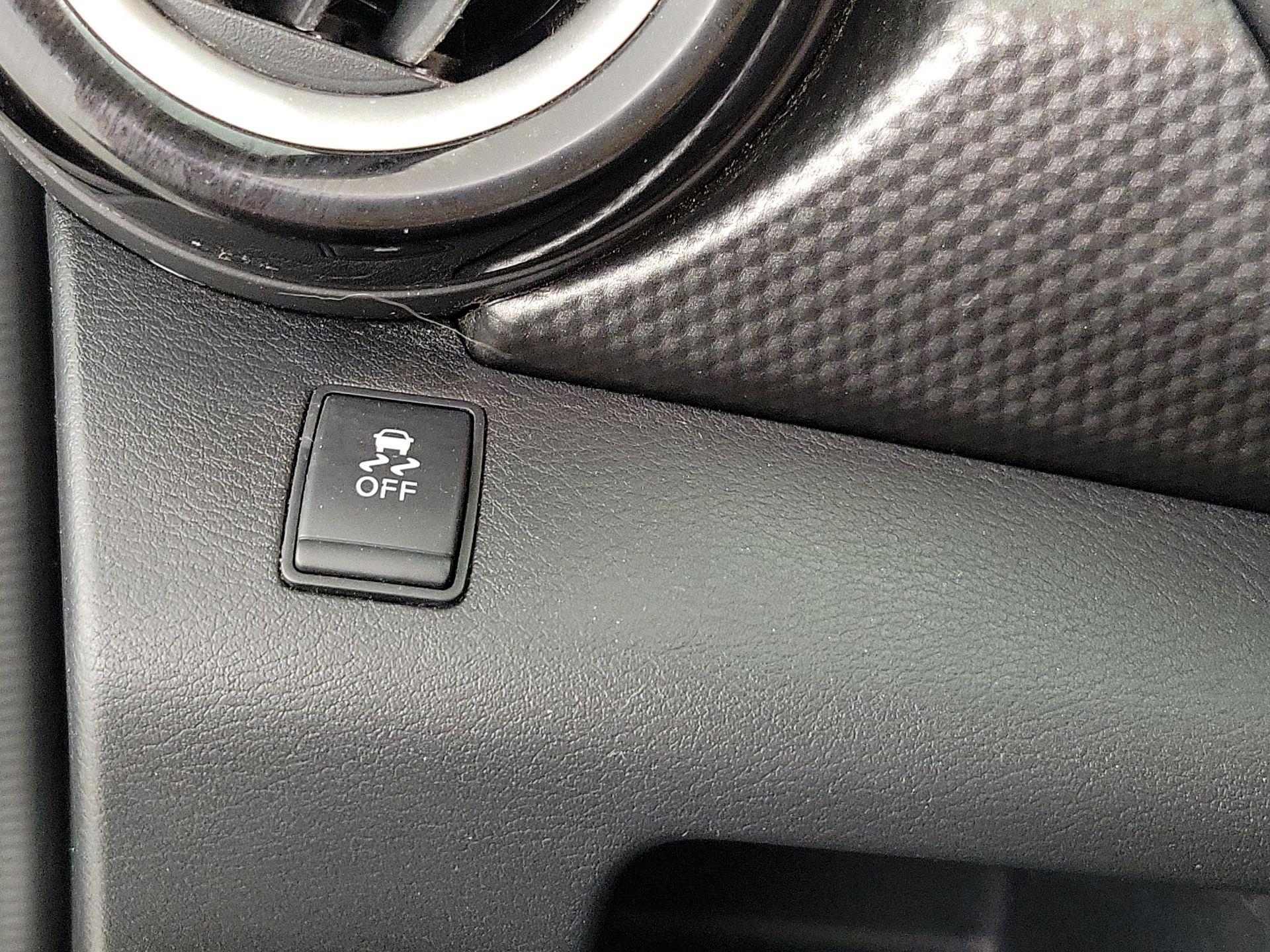 Thumbnail: 2019 Nissan Kicks - 13