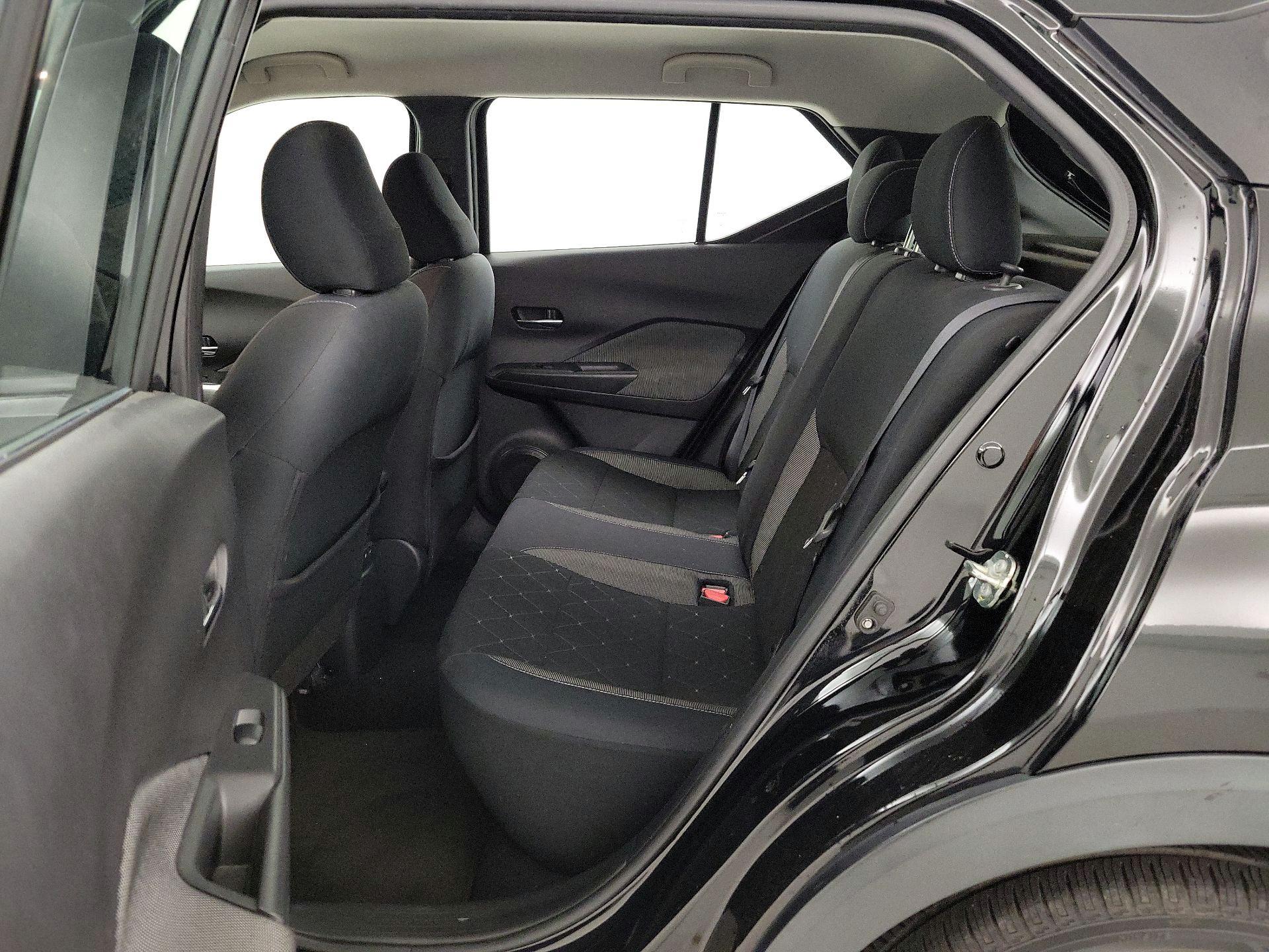 Thumbnail: 2019 Nissan Kicks - 19