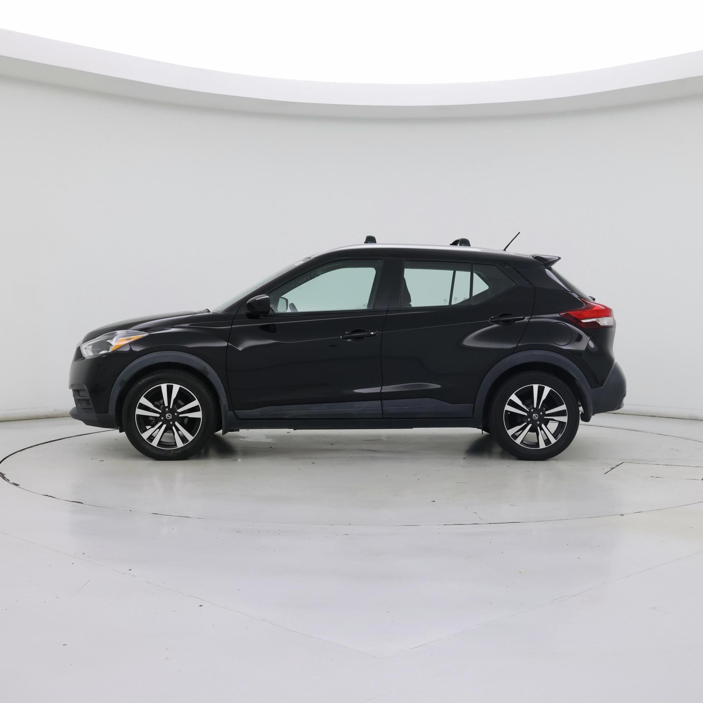 Thumbnail: 2019 Nissan Kicks - 3