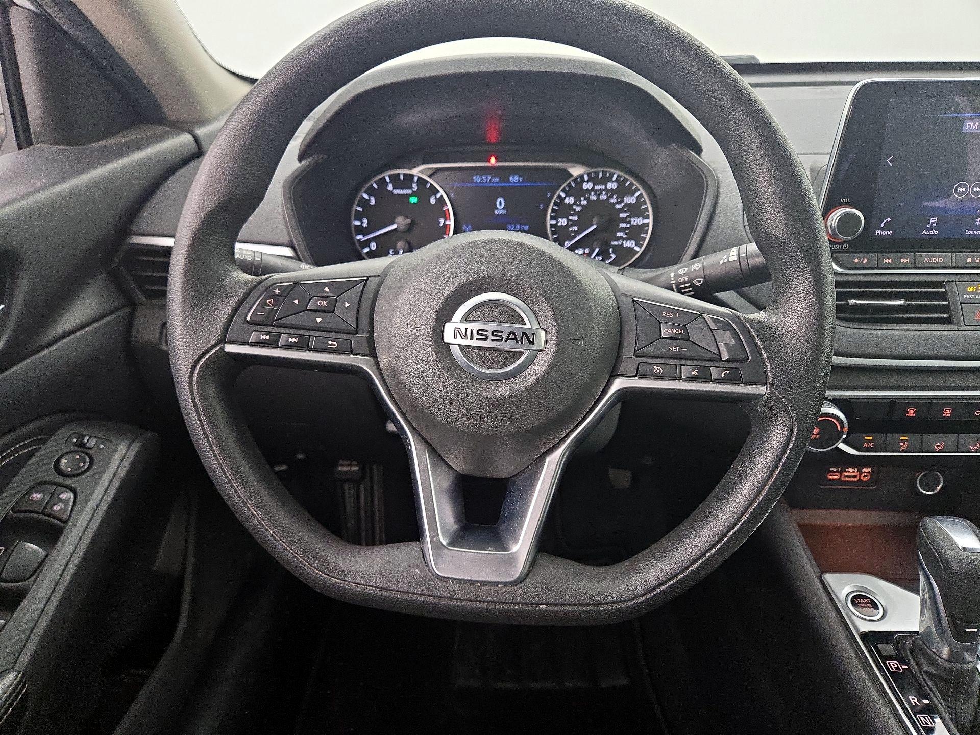 Thumbnail: 2020 Nissan Altima - 10