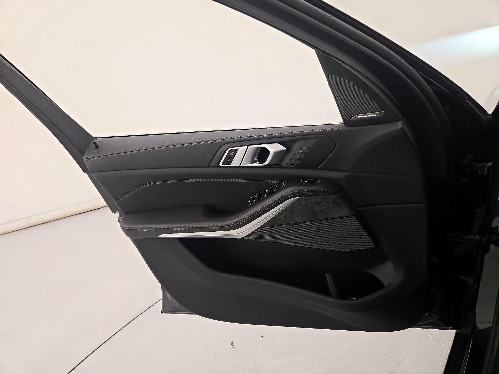 Thumbnail: 2020 BMW X5 - 12