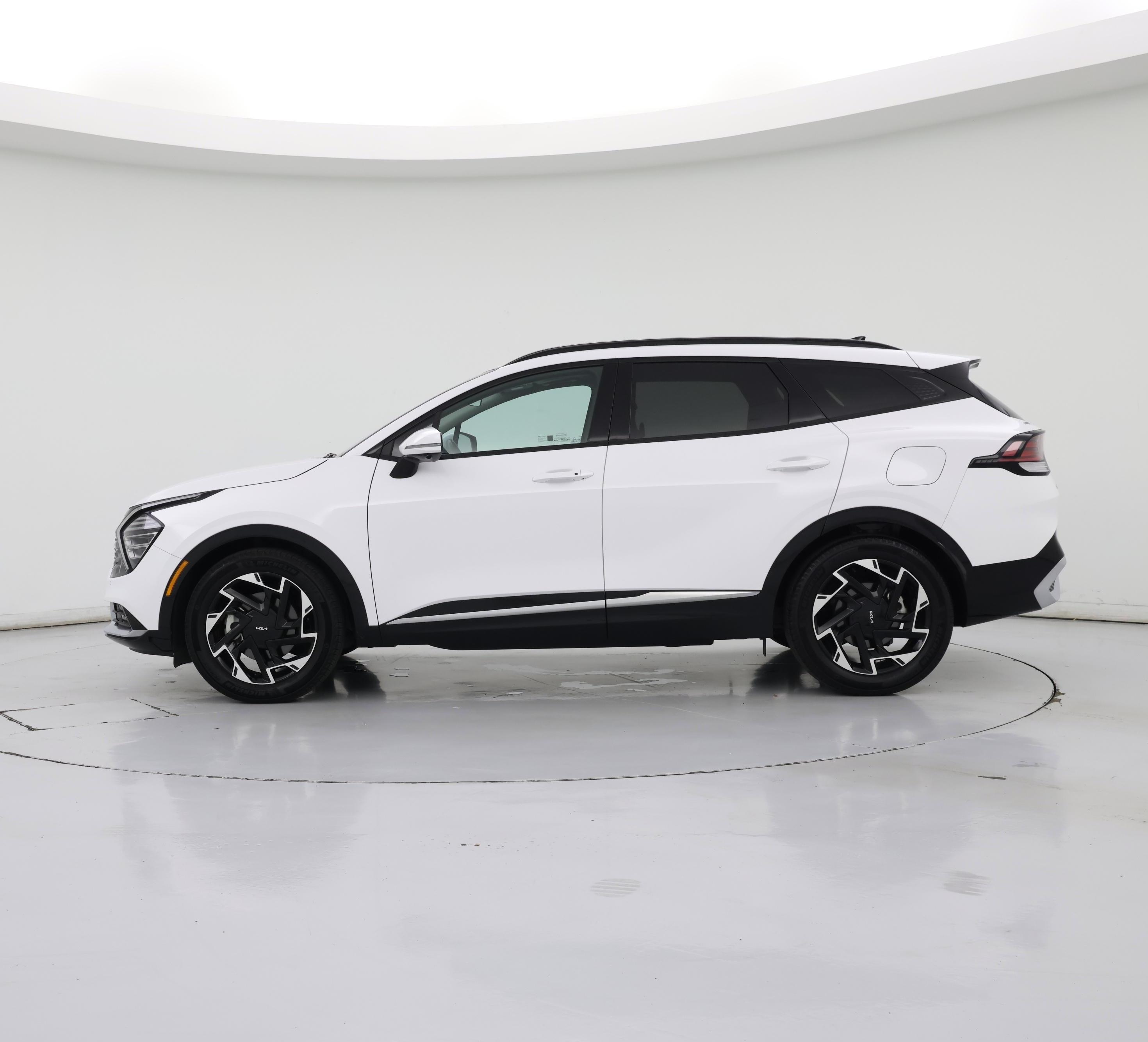 Thumbnail: 2023 Kia Sportage - 3