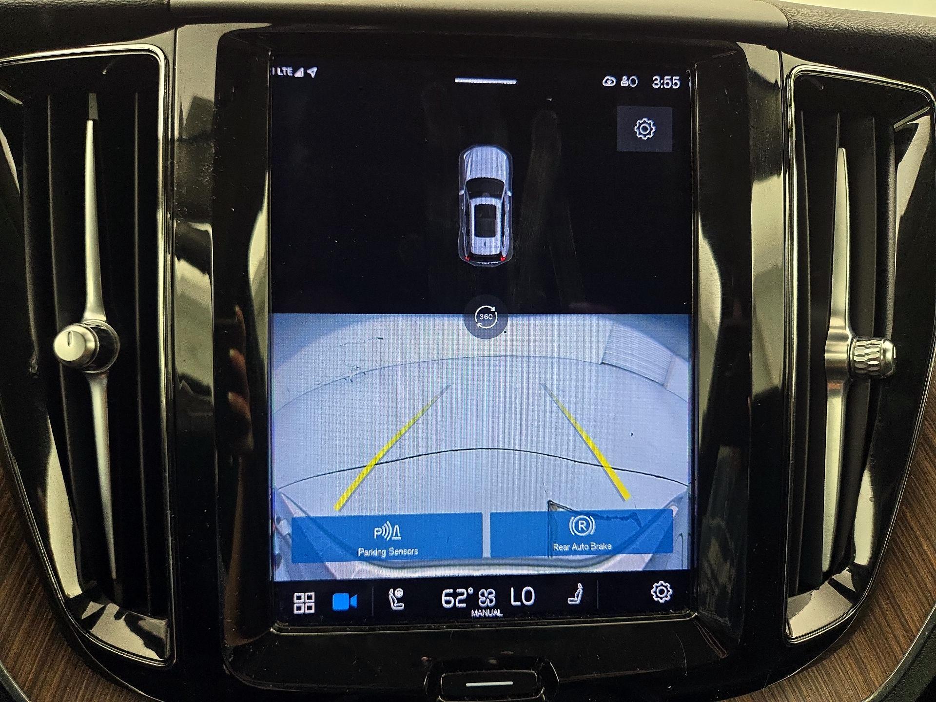 Thumbnail: 2022 Volvo XC60 - 14
