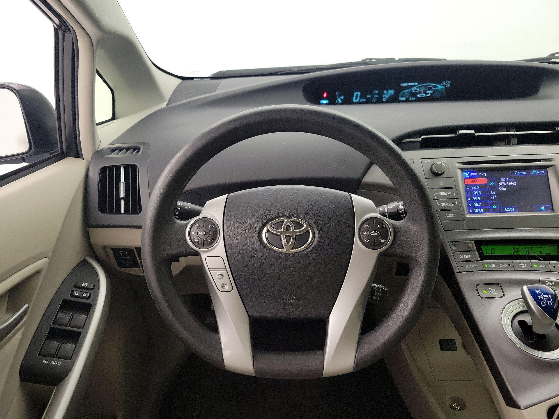 Thumbnail: 2015 Toyota Prius - 10