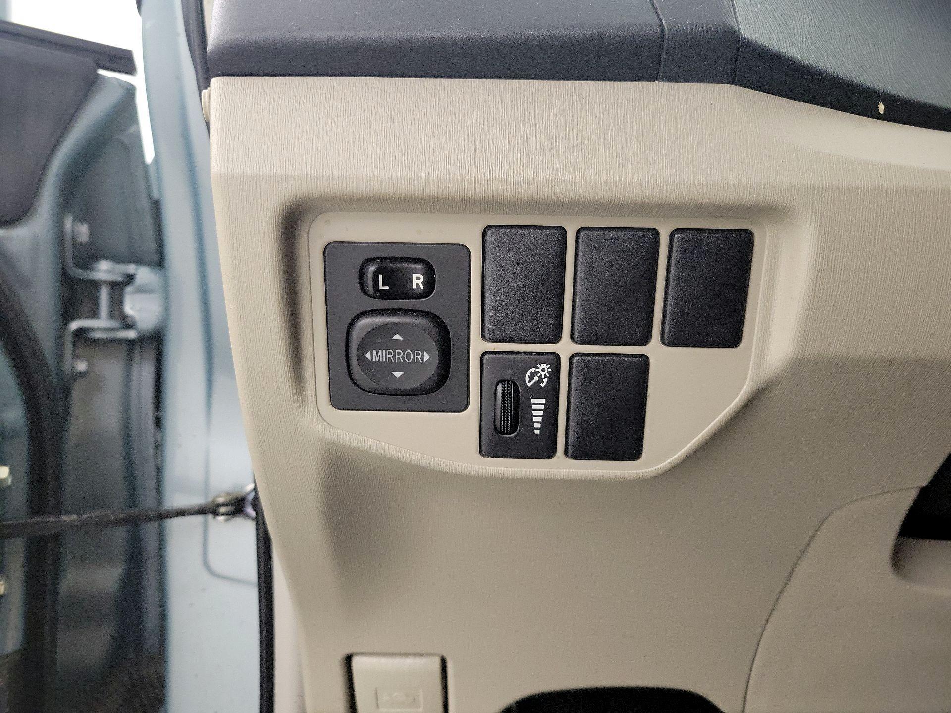 Thumbnail: 2015 Toyota Prius - 13