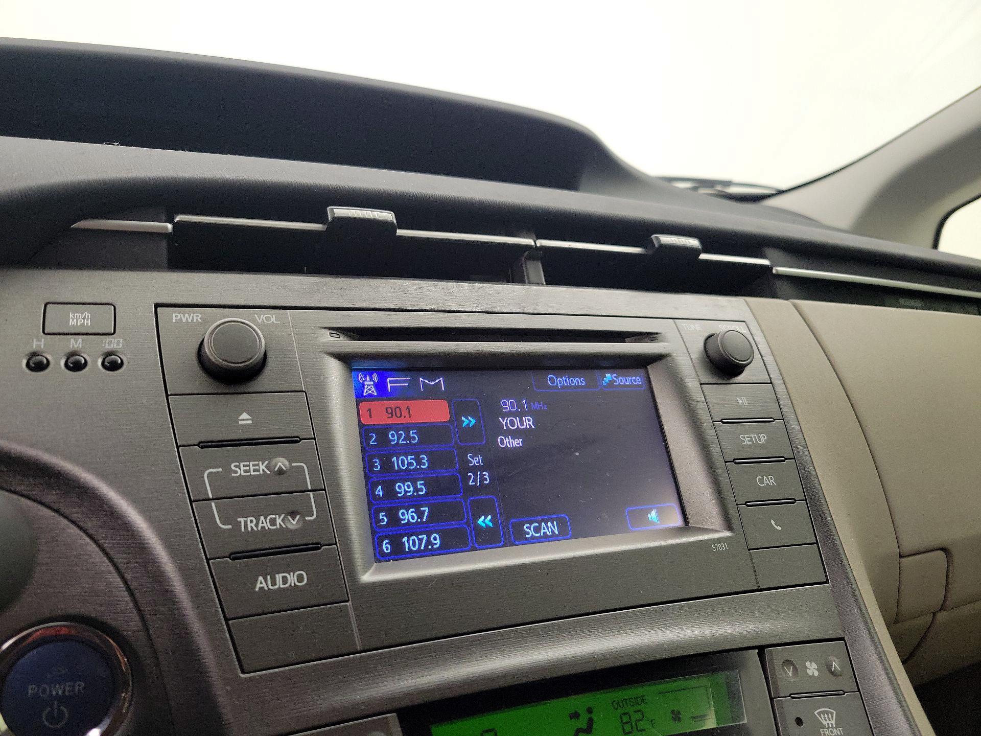 Thumbnail: 2015 Toyota Prius - 15